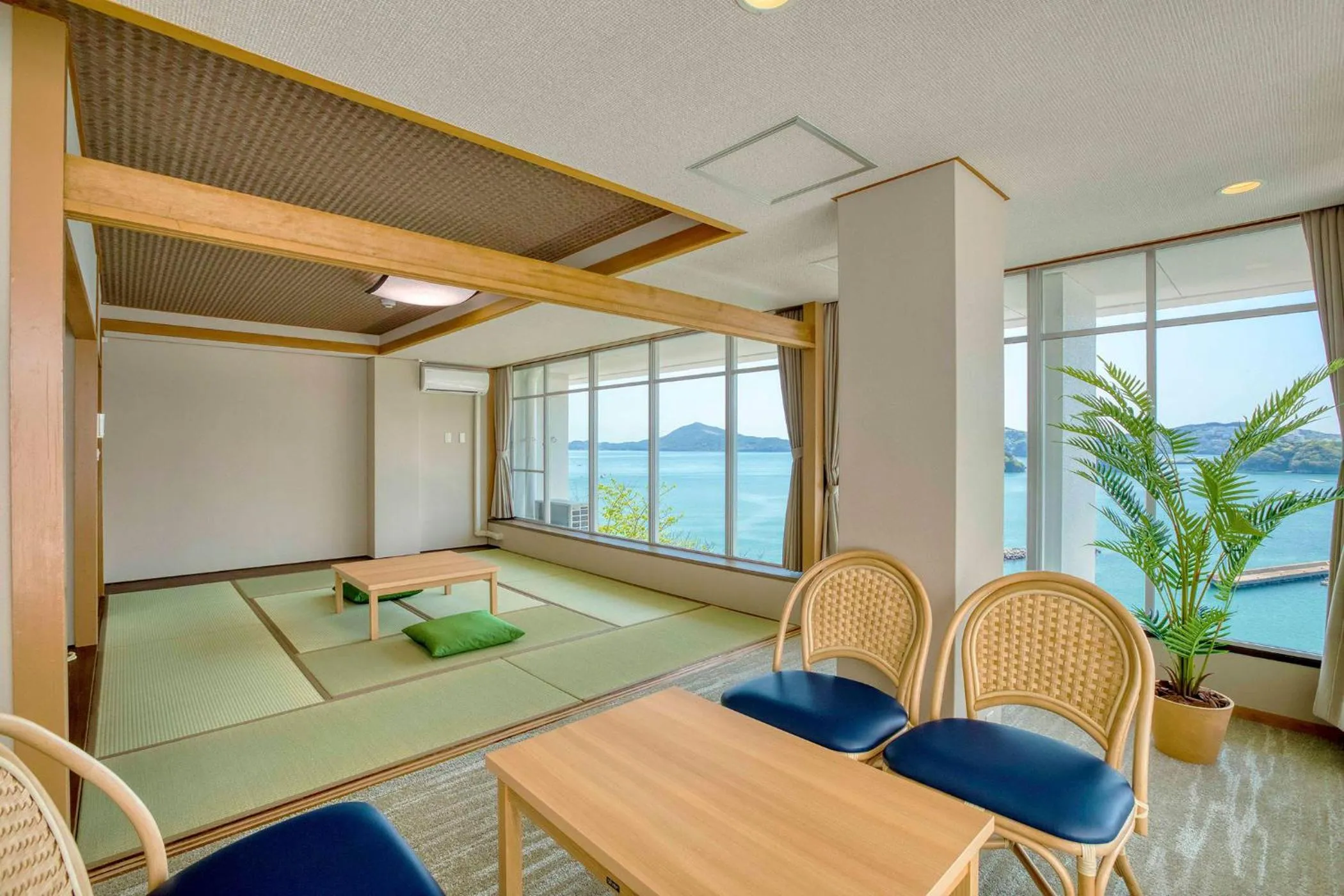 Photo of the whole room in Ooedo Onsen Monogatari Premium Toba Saichoraku