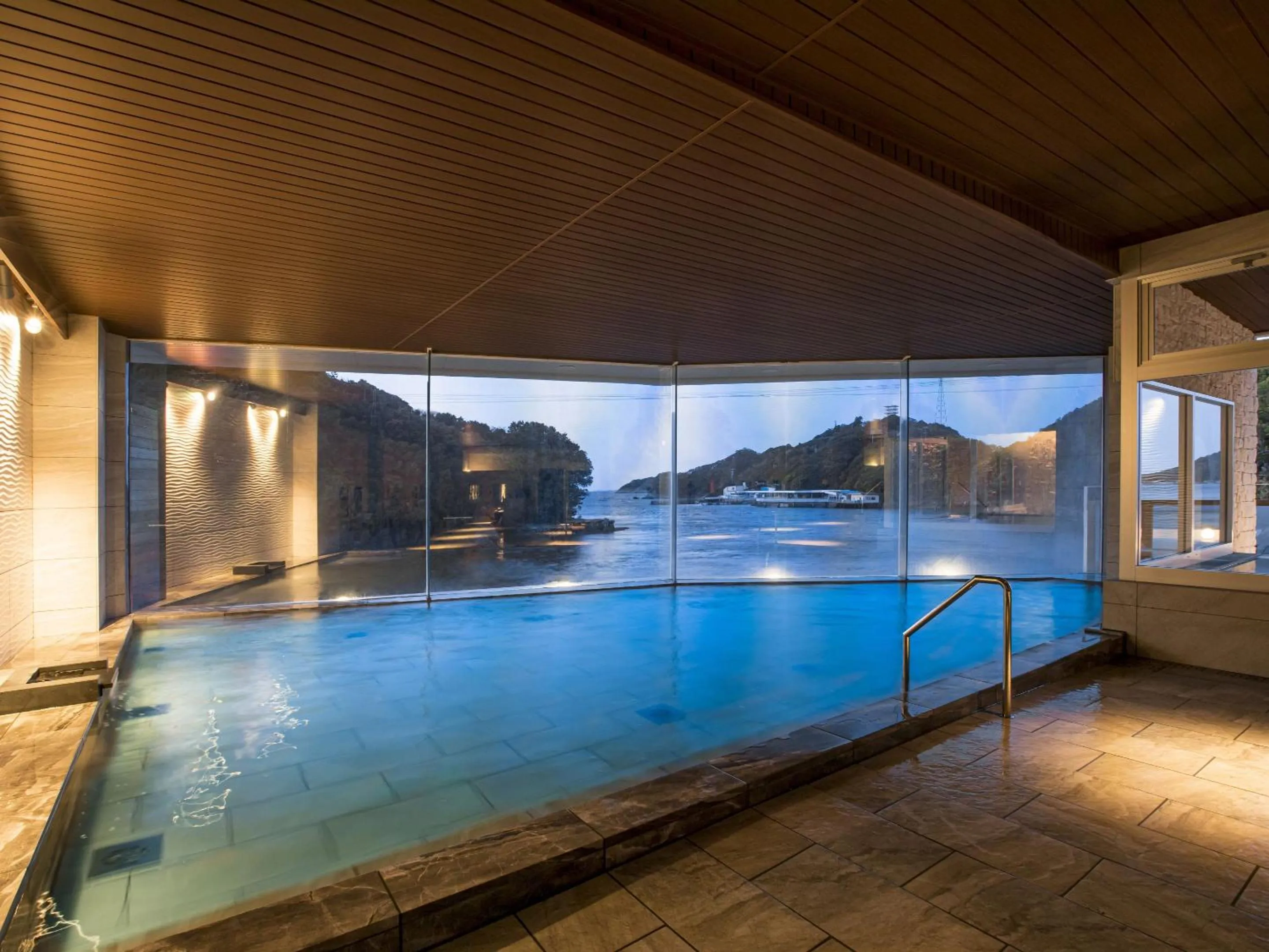 Hot Spring Bath in Ooedo Onsen Monogatari Premium Toba Saichoraku