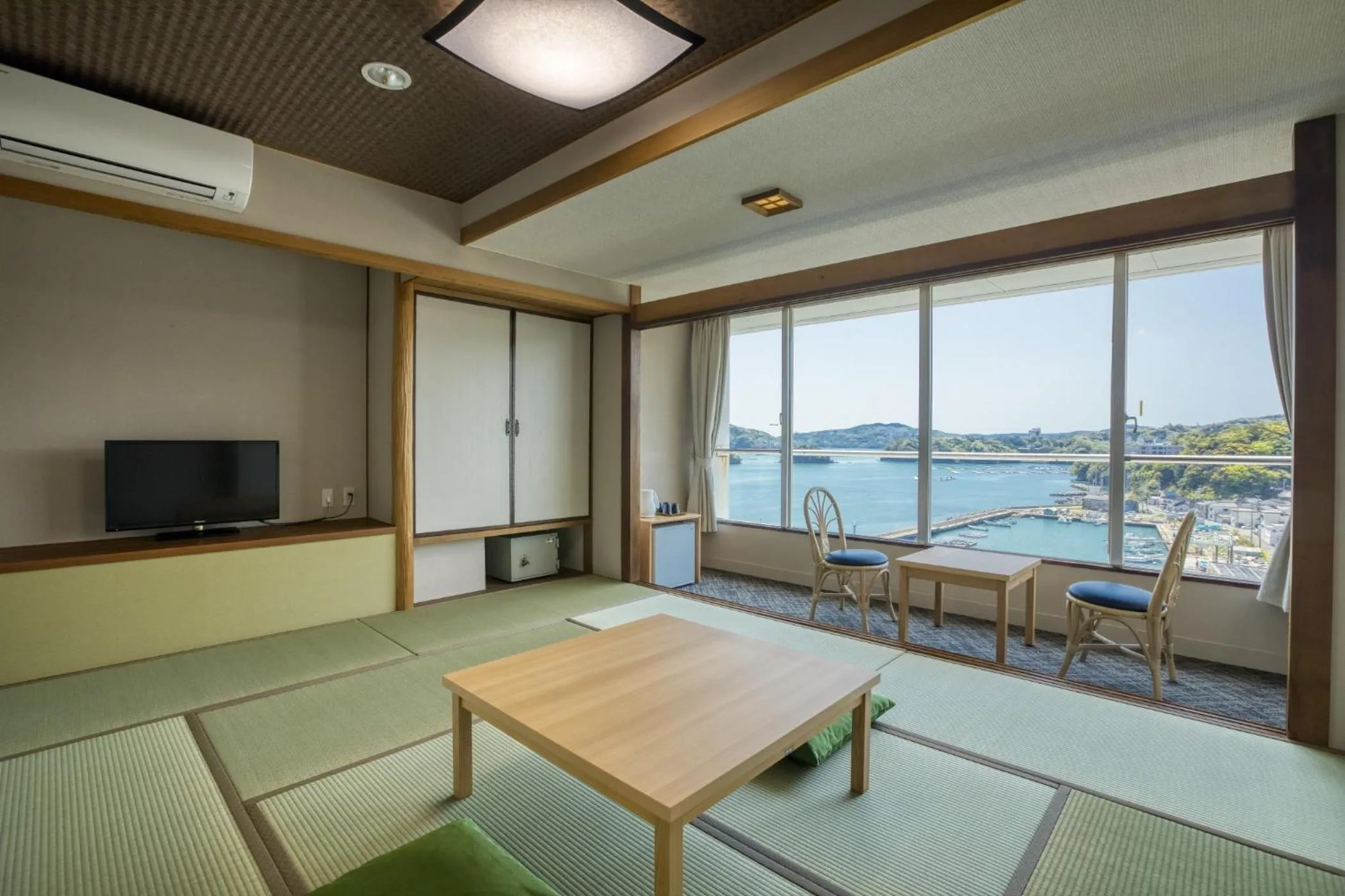 Photo of the whole room in Ooedo Onsen Monogatari Premium Toba Saichoraku