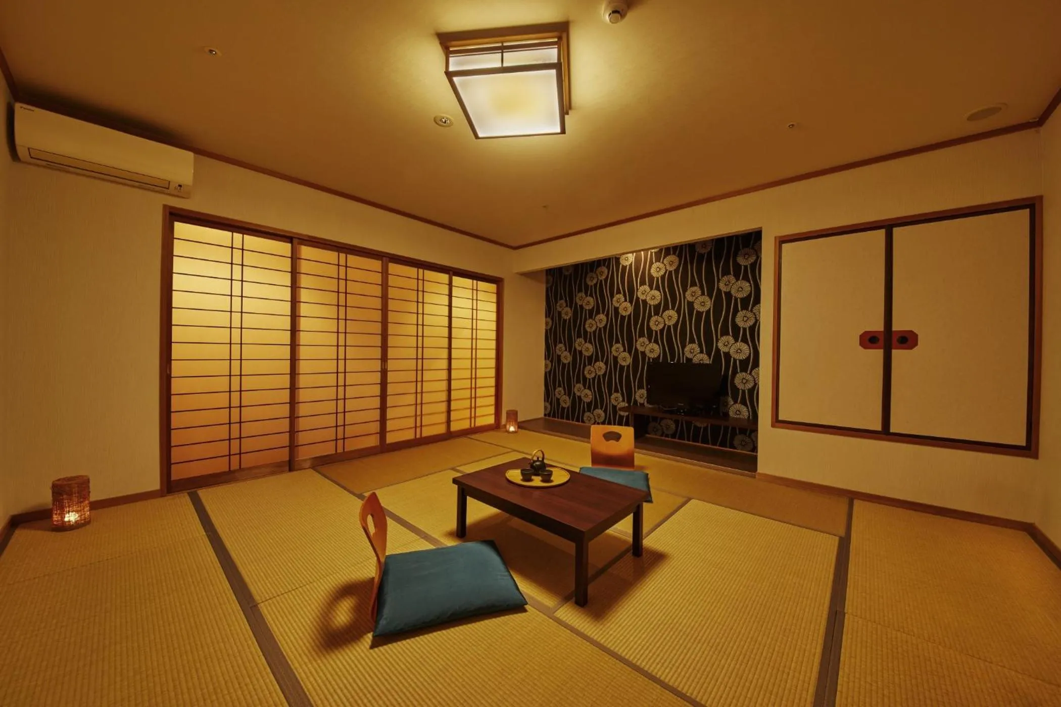 Photo of the whole room in Ooedo Onsen Monogatari Premium Seiunkaku
