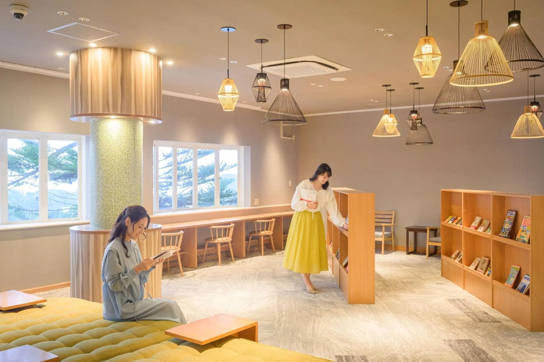 Library in TAOYA Shirahama Senjyo