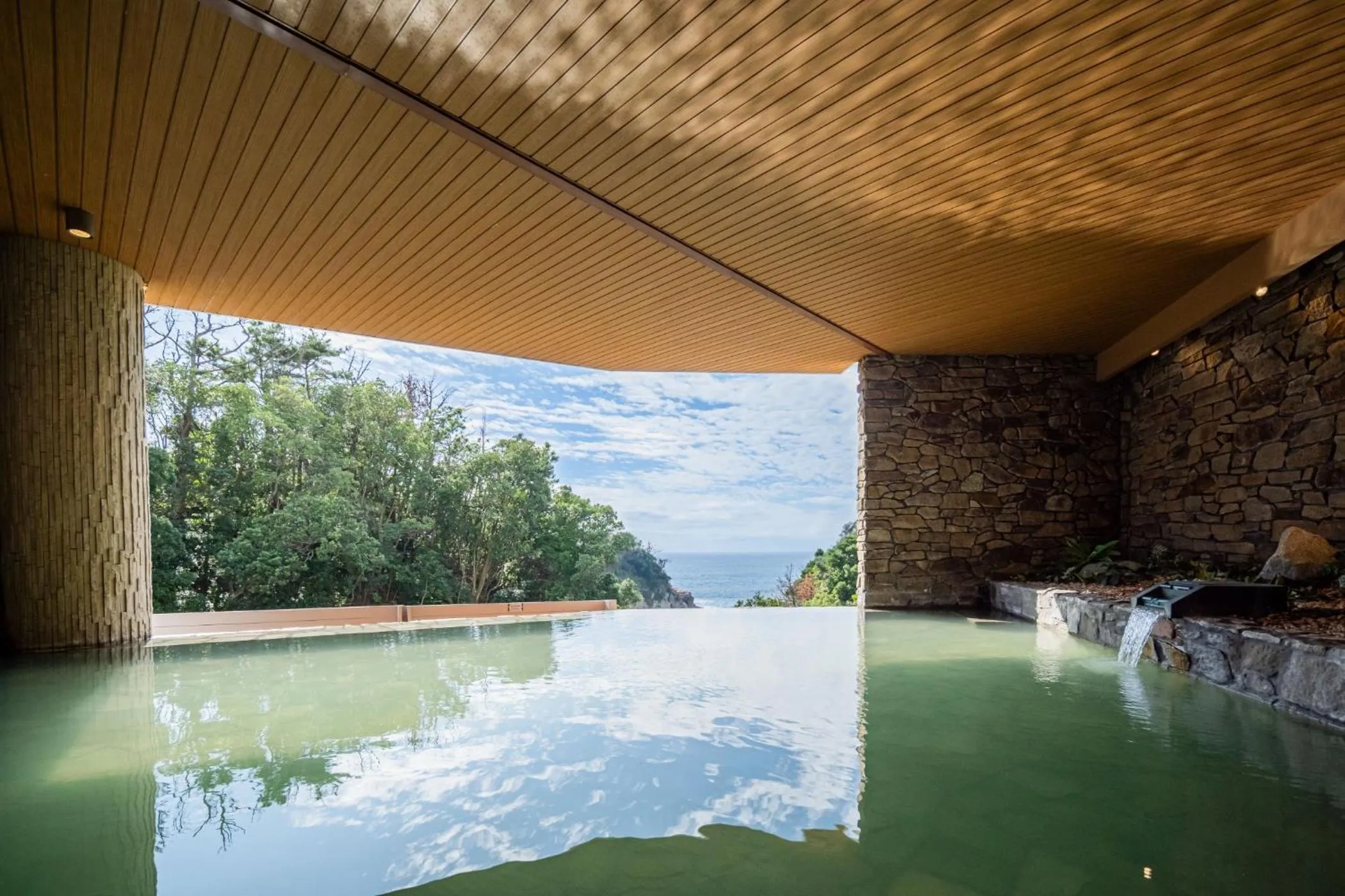 Hot Spring Bath in TAOYA Shirahama Senjyo