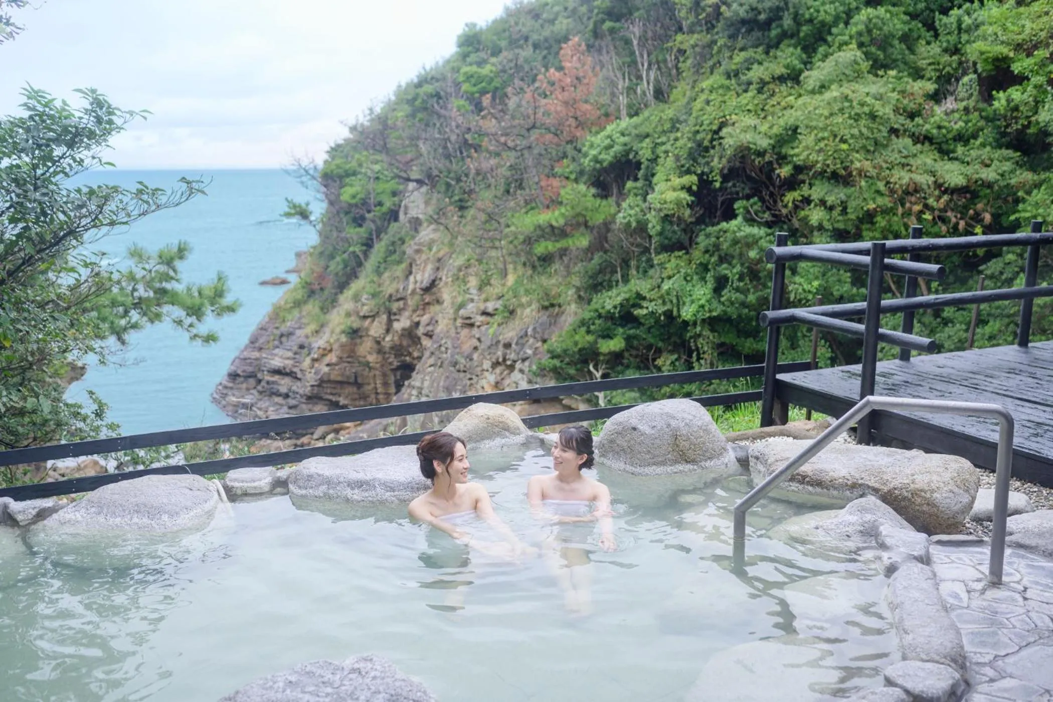 Hot Spring Bath in TAOYA Shirahama Senjyo