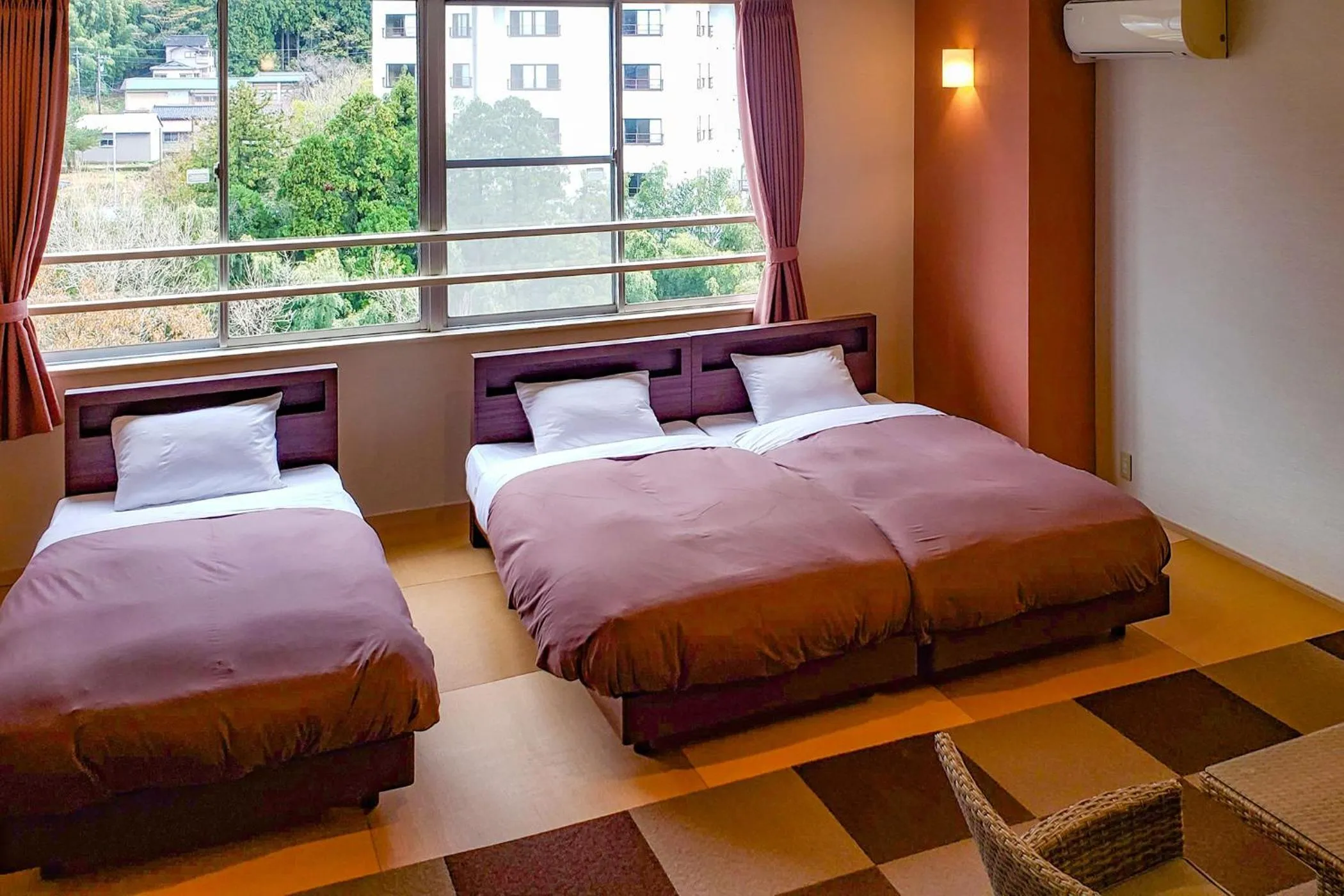 Photo of the whole room, Bed in Ooedo Onsen Monogatari Yamanaka Saichoraku