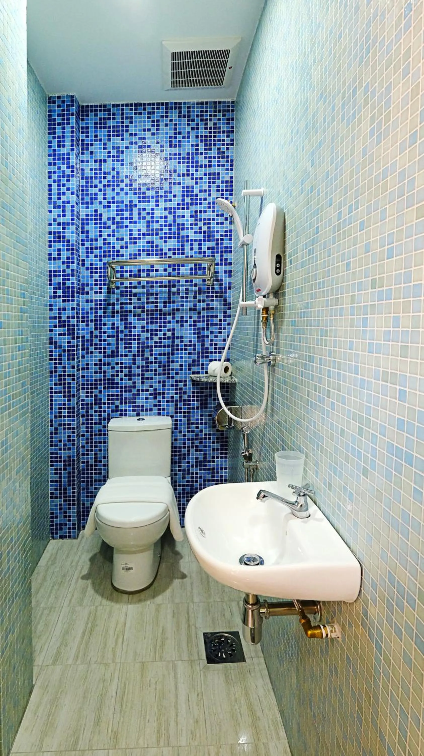 Toilet in Island Guesthouse Penang