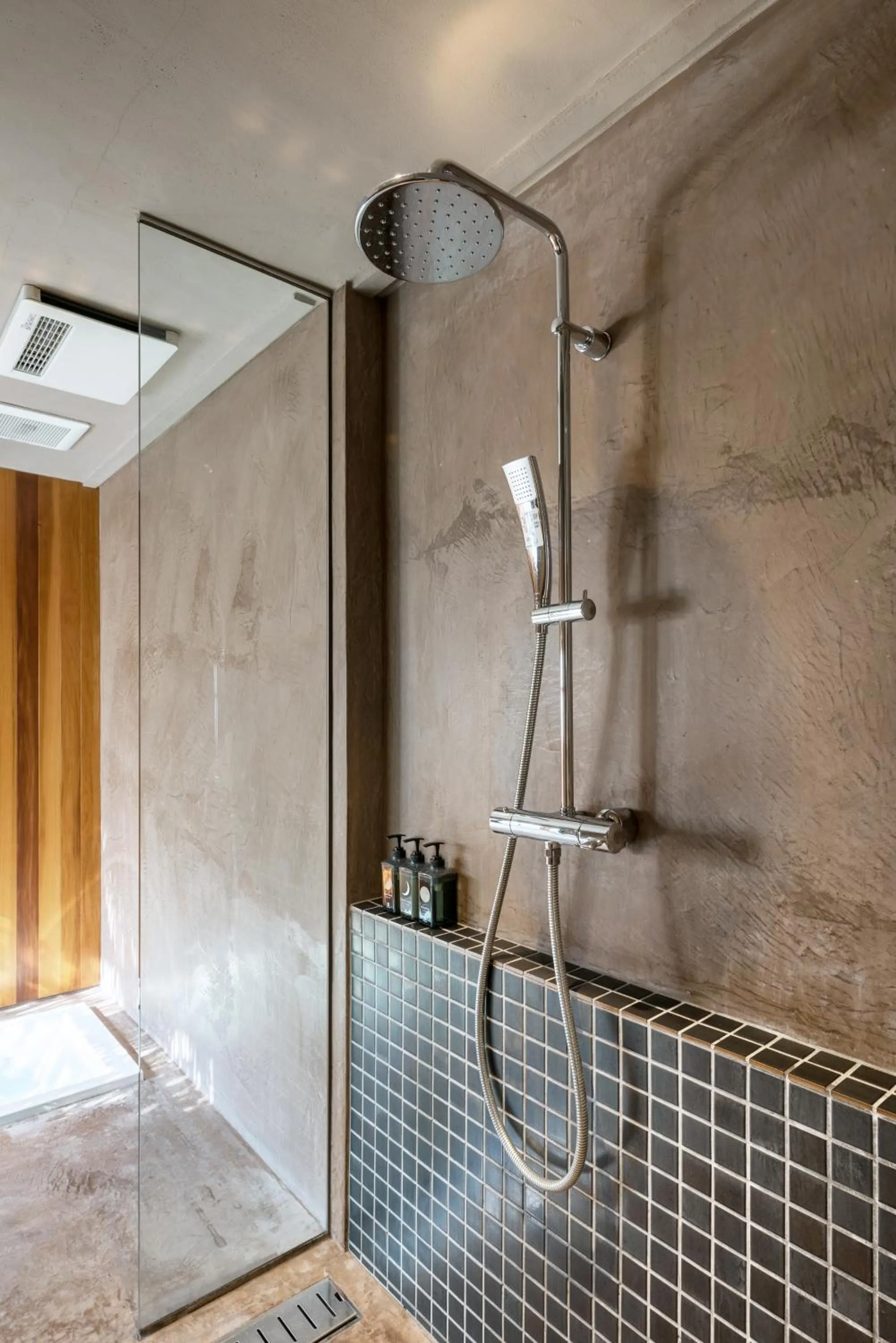Shower in Choya Chawanzaka Machiya House
