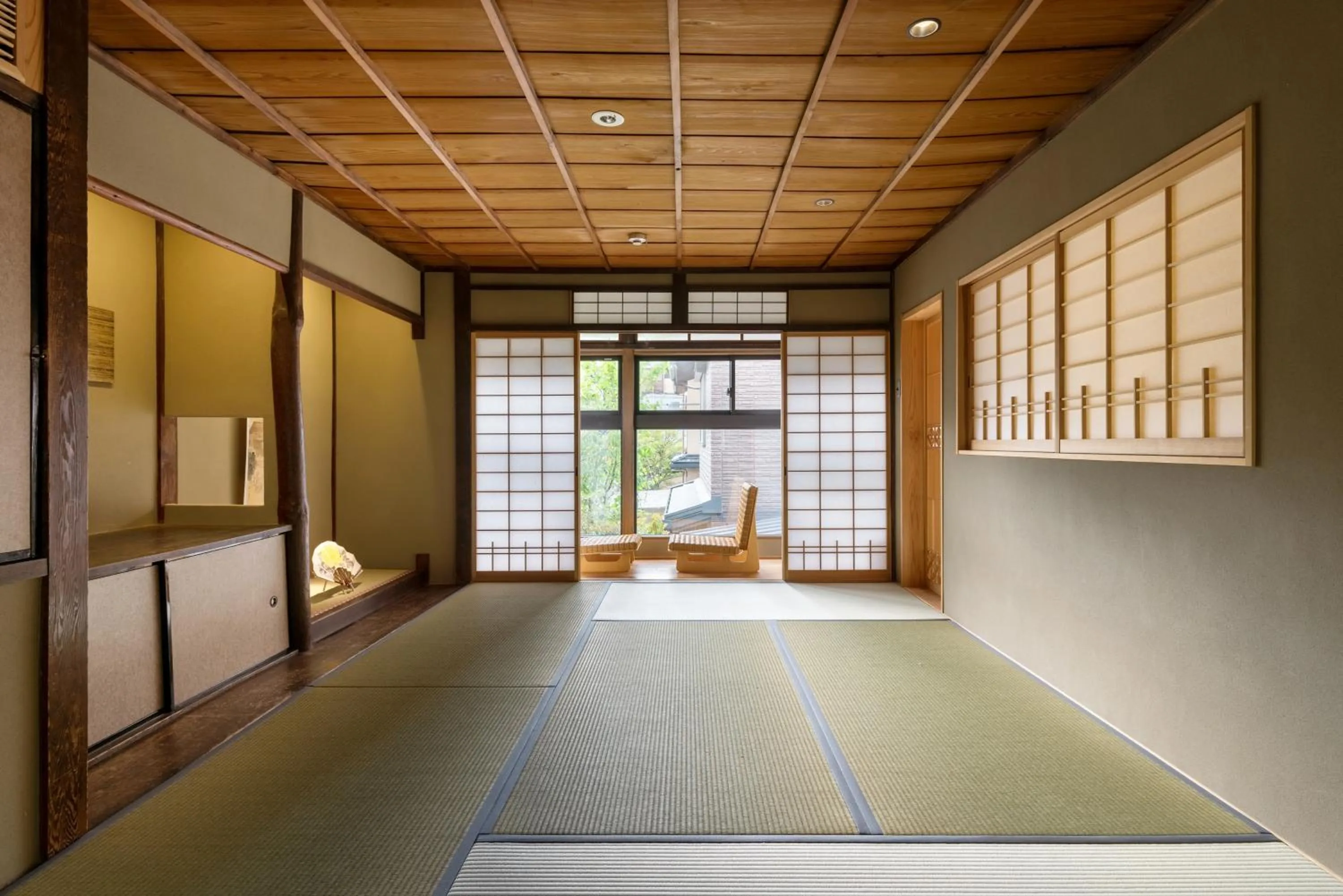 Photo of the whole room, Bed in Choya Chawanzaka Machiya House