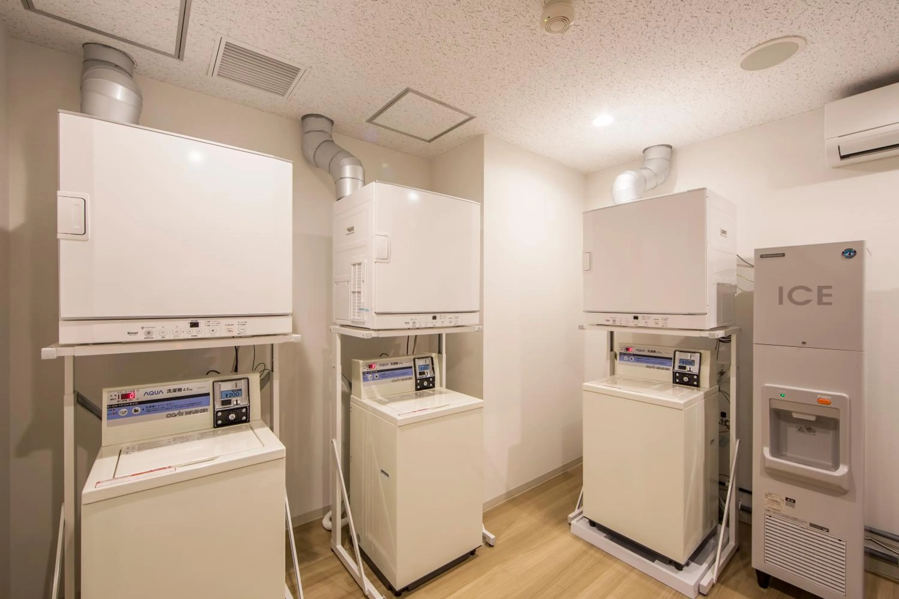 Area and facilities in Super Hotel Premier Osaka Honmachi Ekimae Natural Hot Springs