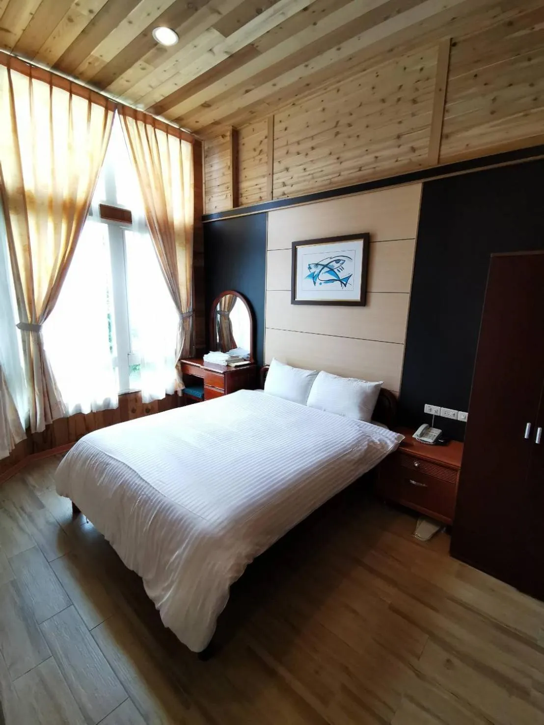 Photo of the whole room, Bed in Dreamtown