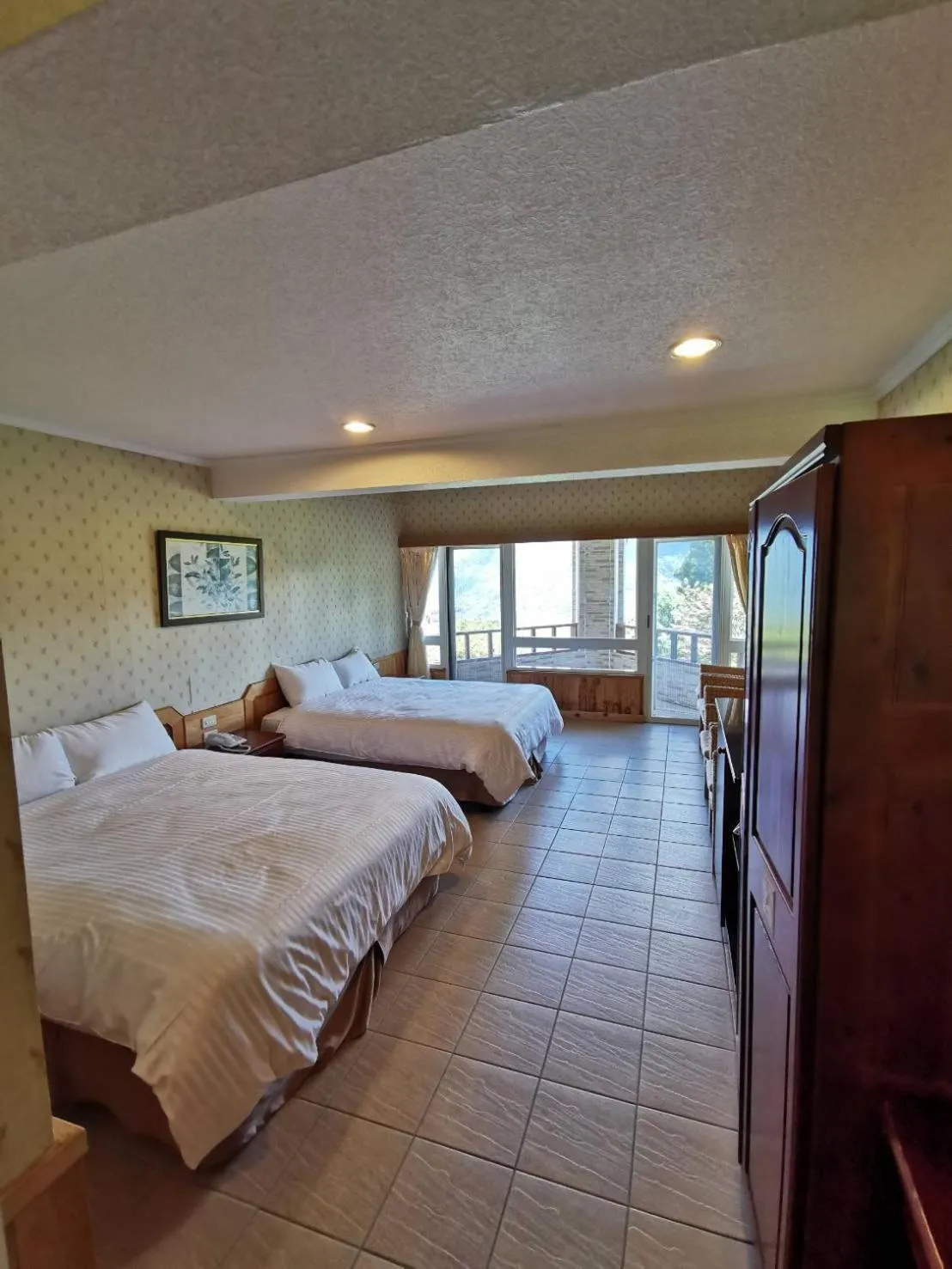 Photo of the whole room, Bed in Dreamtown