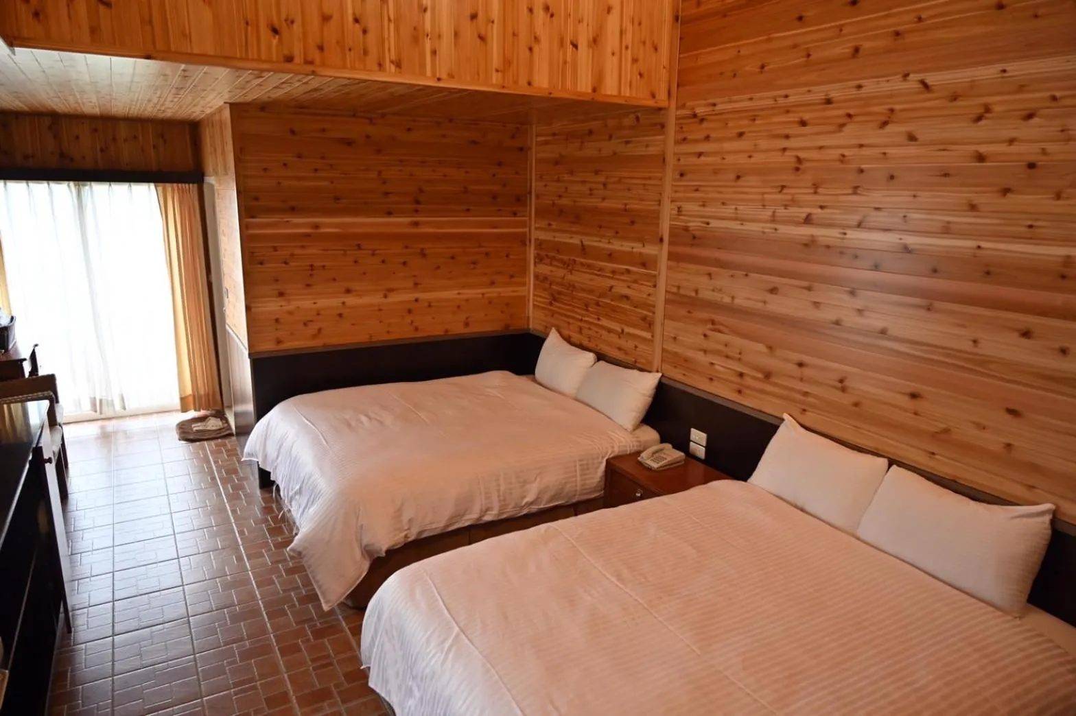 Photo of the whole room, Bed in Dreamtown