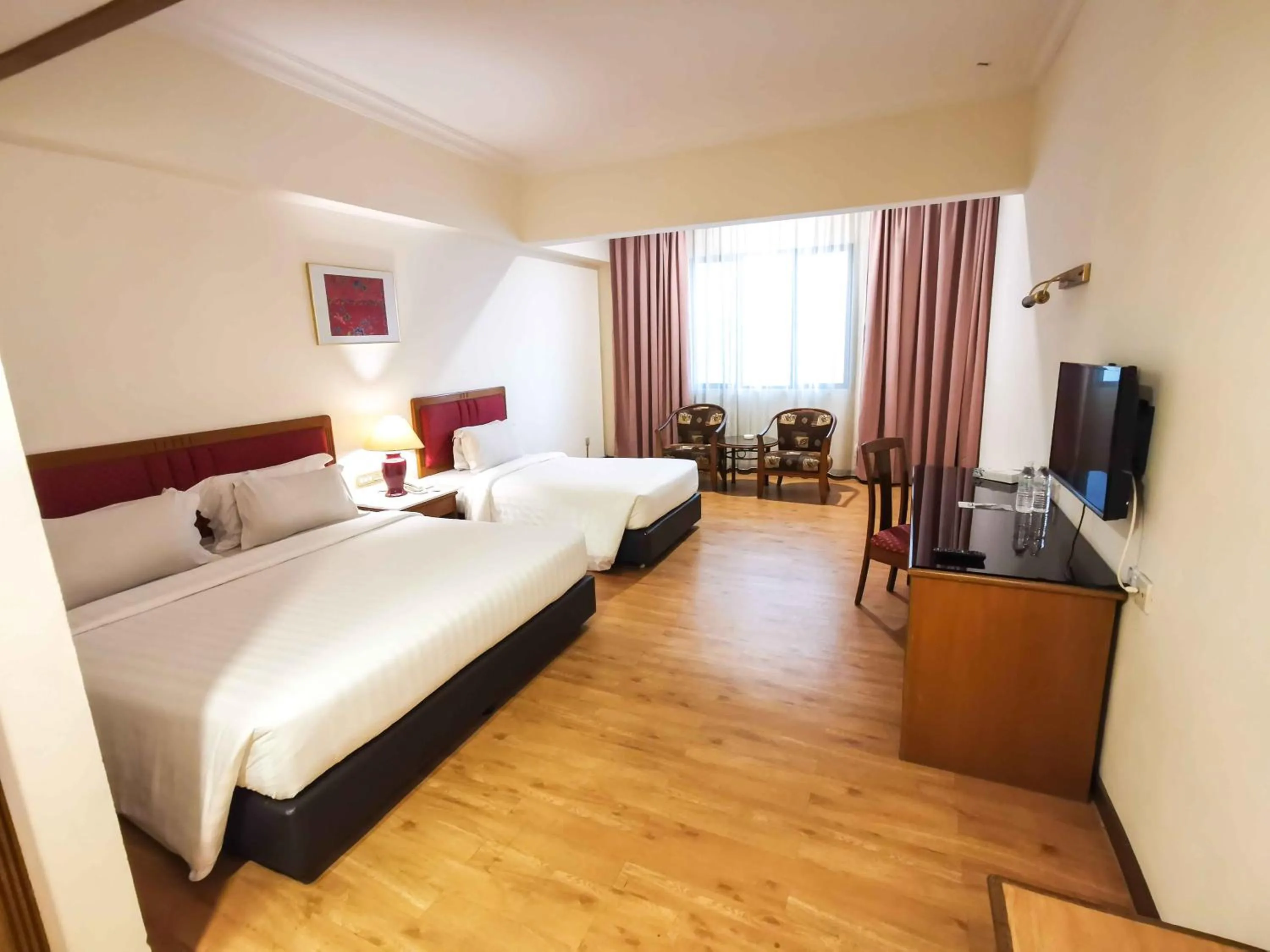 Deluxe Triple Room in Crystal Crown Hotel Harbour View, Port Klang