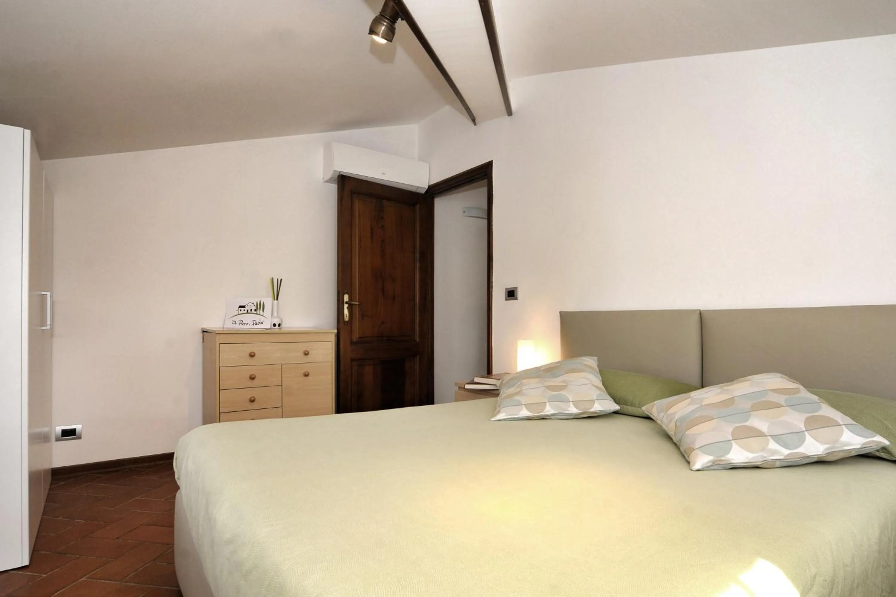 Photo of the whole room, Bed in Da Piero e Paola