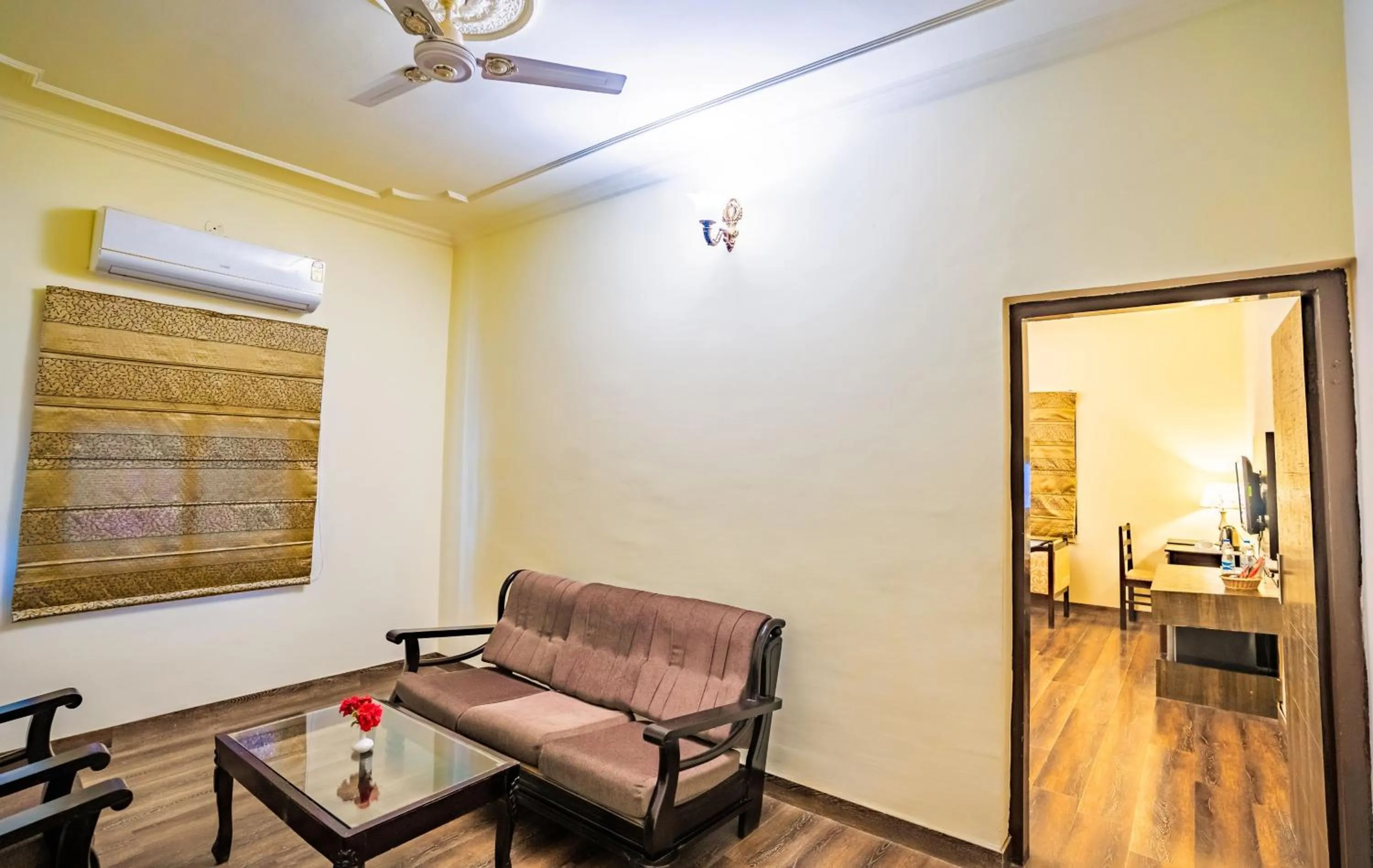 Seating area in Shani Vilas Ranthambore