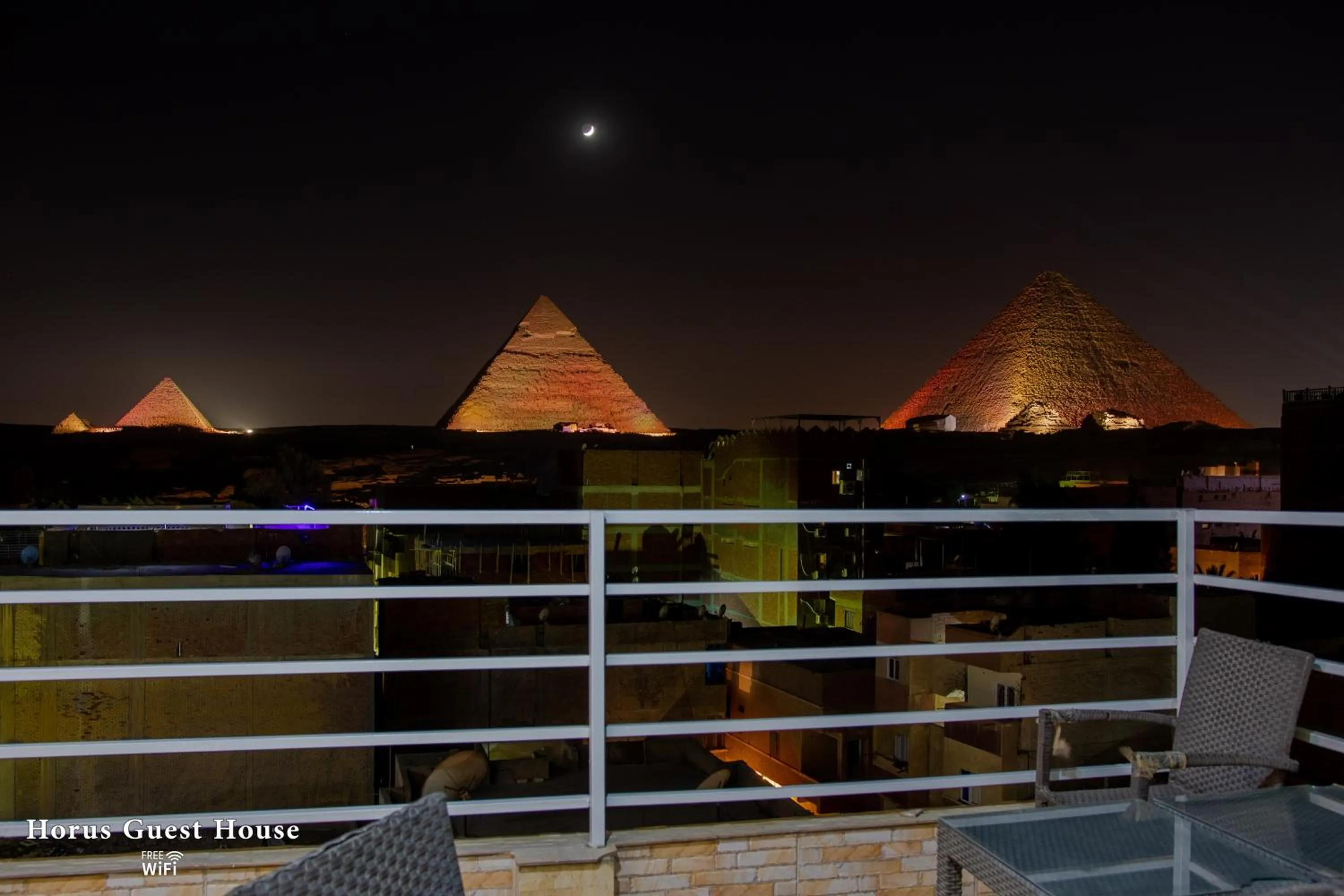 Restaurant/places to eat in Horus Guest House Pyramids View