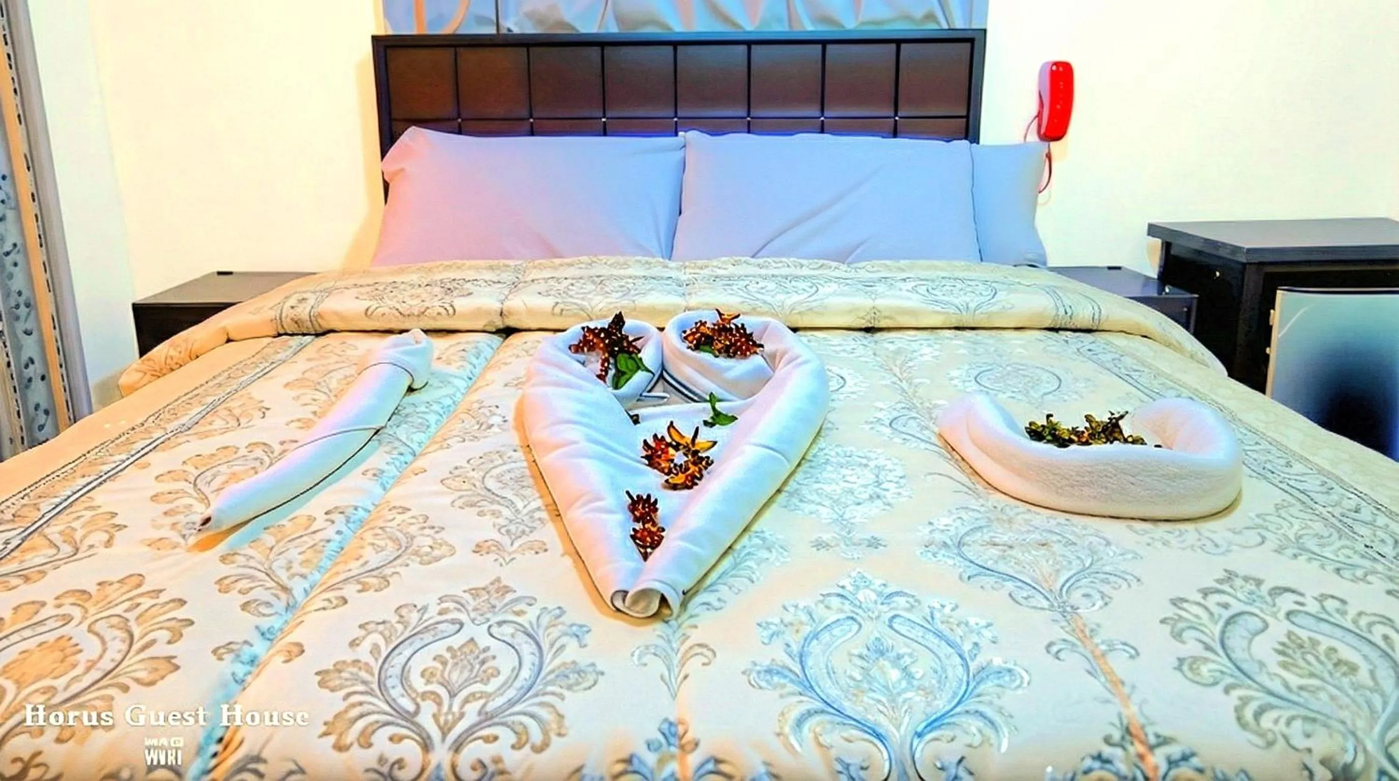Bed in Horus Guest House Pyramids View