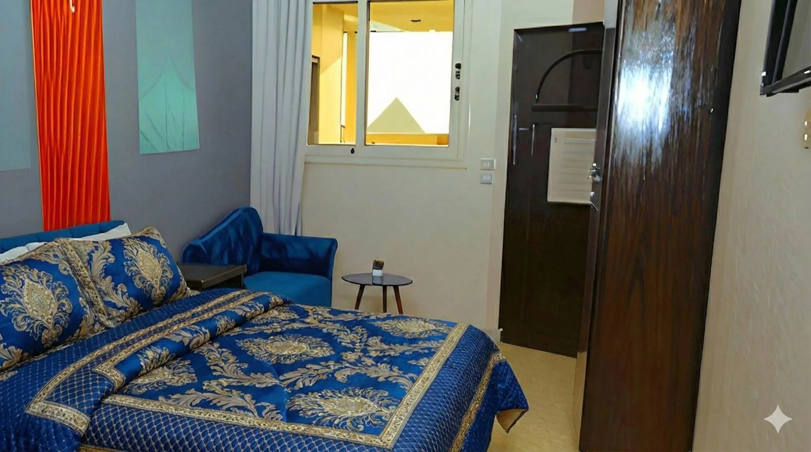 Bed in Horus Guest House Pyramids View