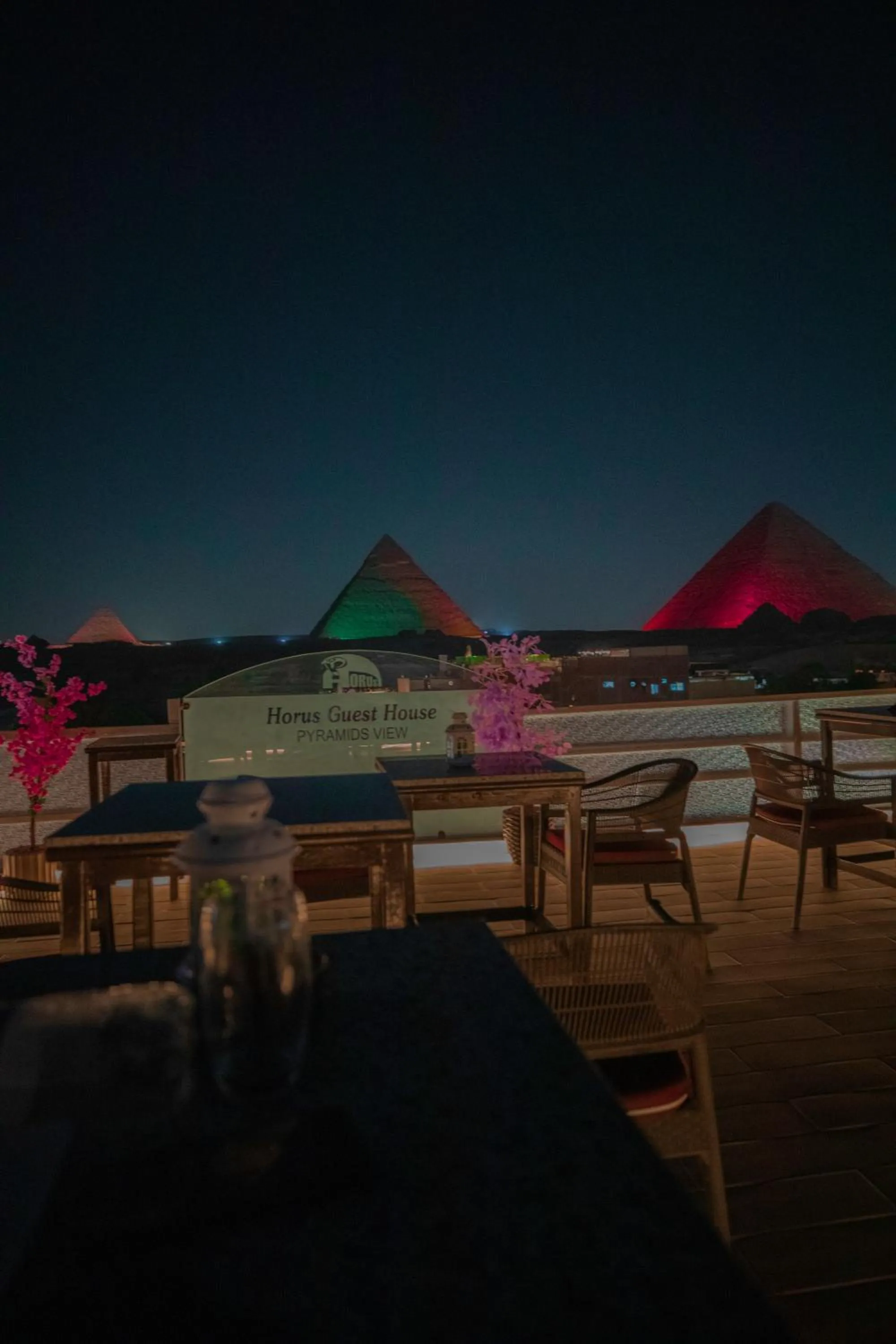 Restaurant/places to eat in Horus Guest House Pyramids View