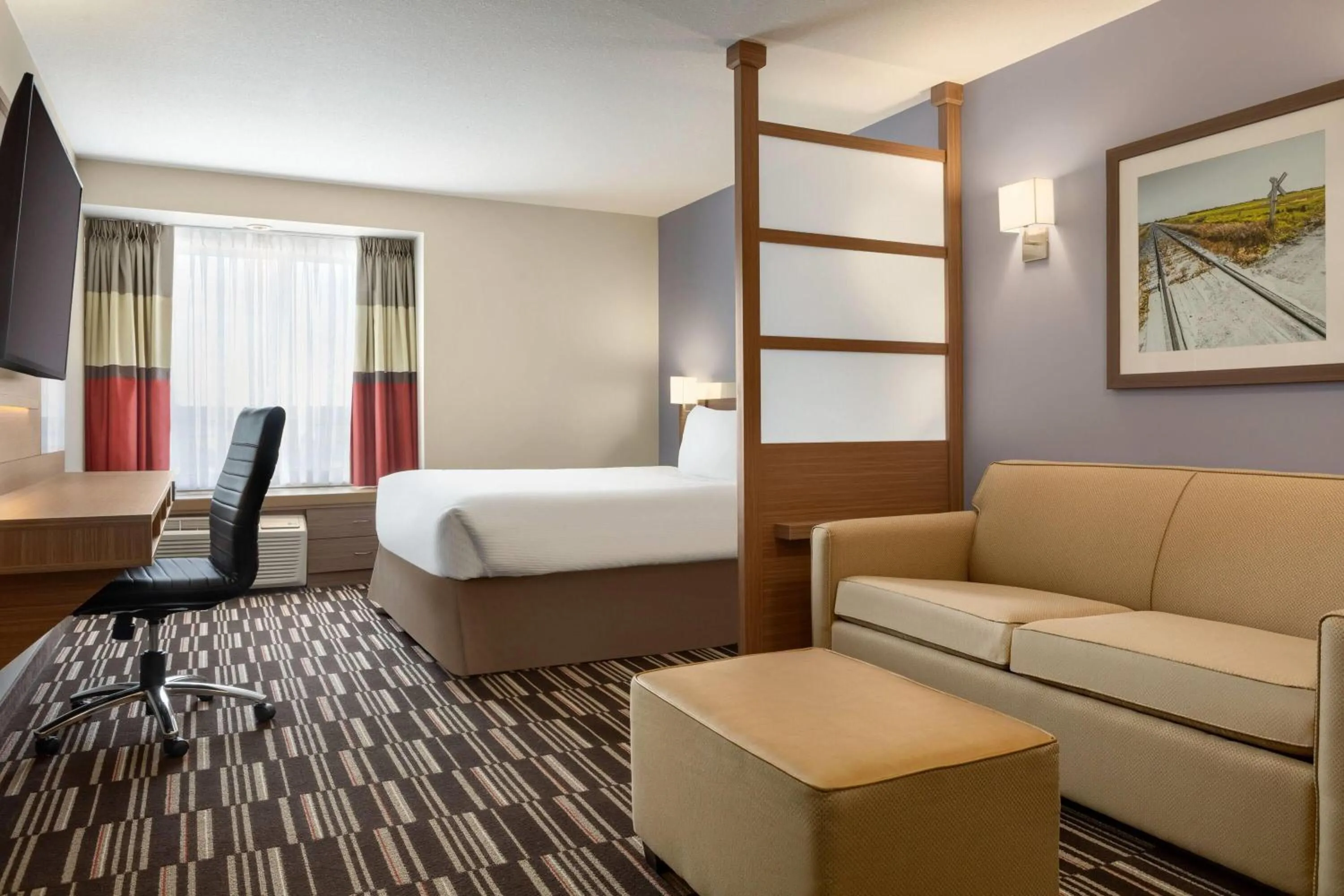 Photo of the whole room, Bed in Microtel Inn & Suites by Wyndham Bonnyville