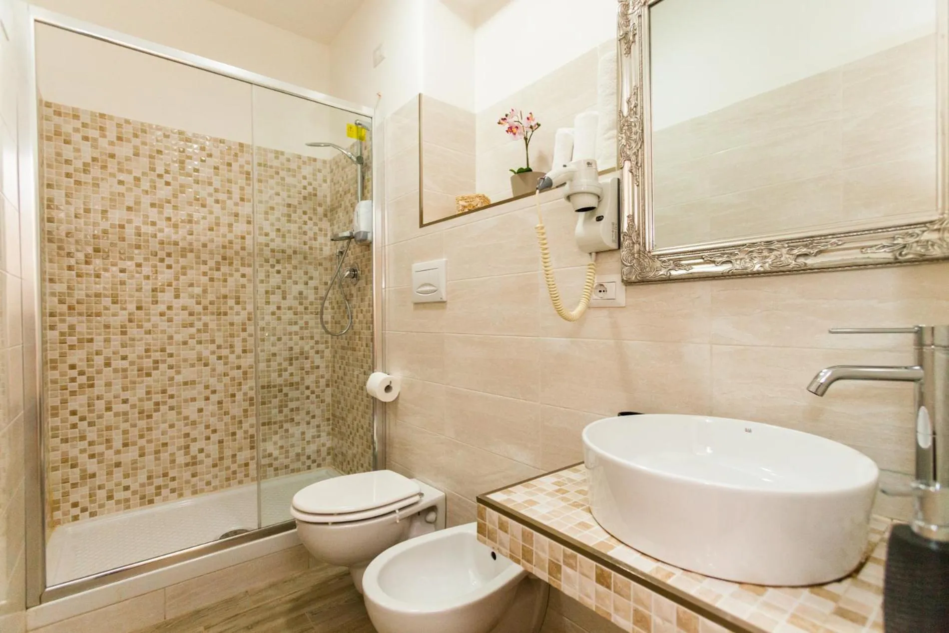 Shower in Re di Luna B&B