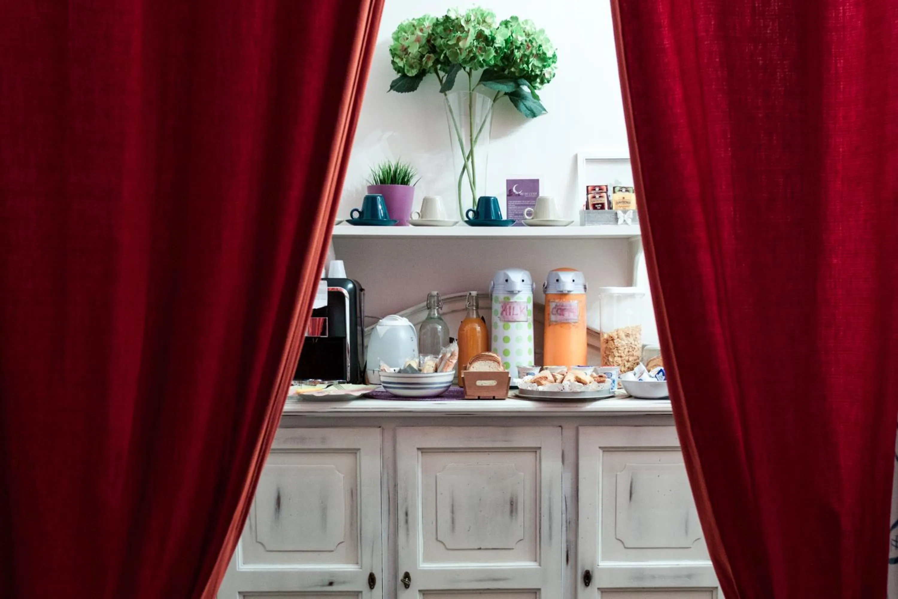 Buffet breakfast in Re di Luna B&B