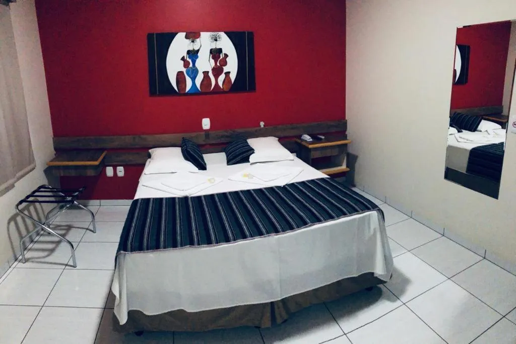 Queen Room - single occupancy in Hotel Pousada Real