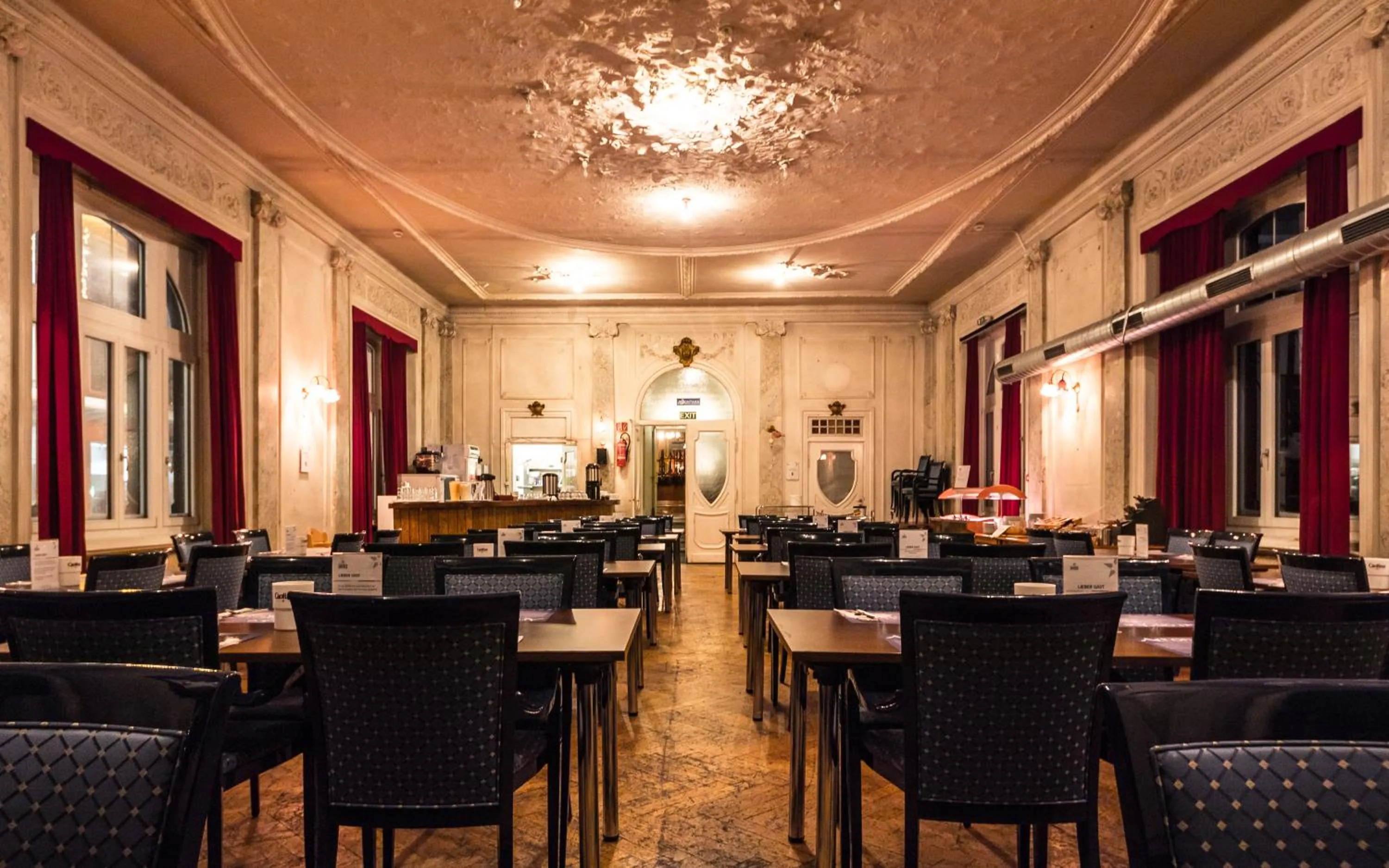 Restaurant/places to eat in Hotel Montana by Mountain Hotels