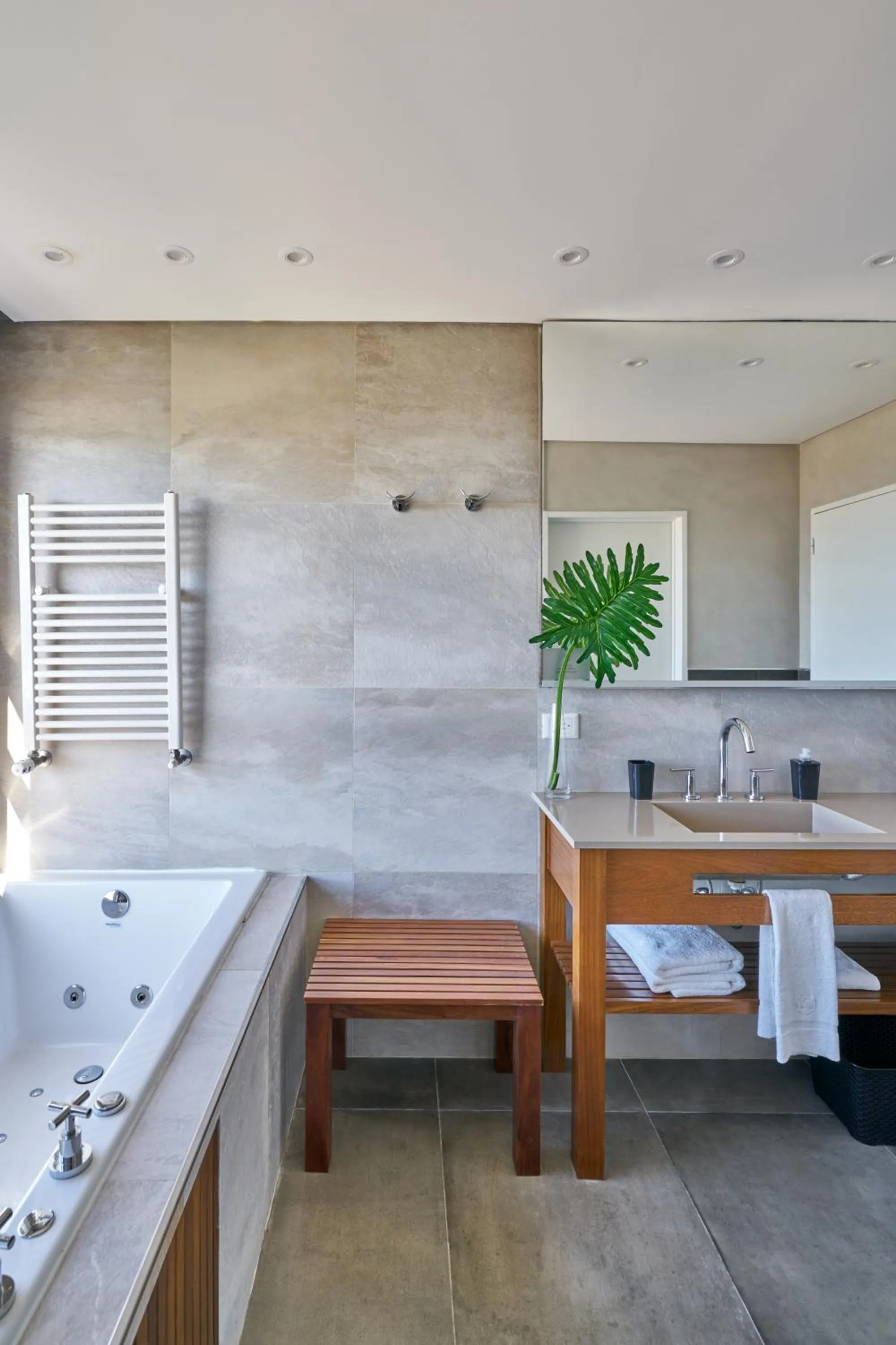 Hot Tub in Almarena Apart & Hotel Boutique