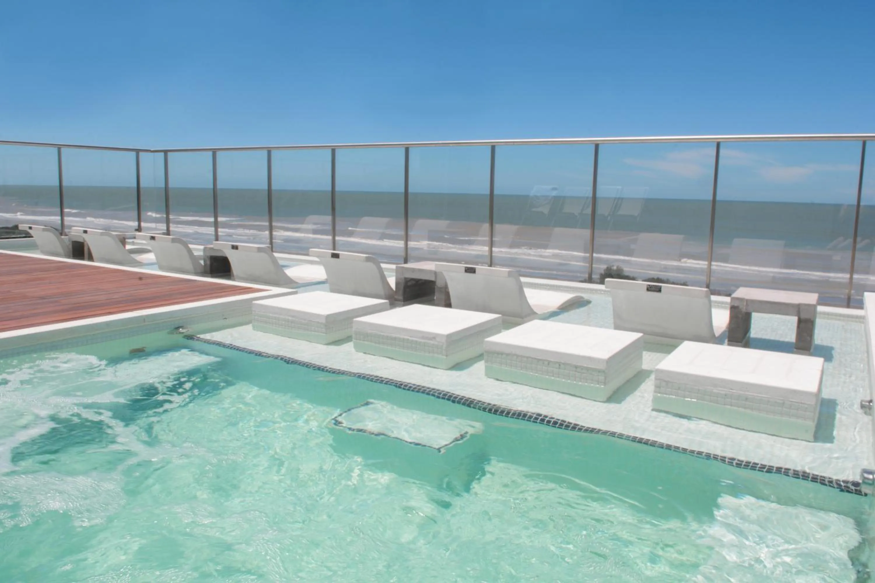 Hot Tub in Almarena Apart & Hotel Boutique