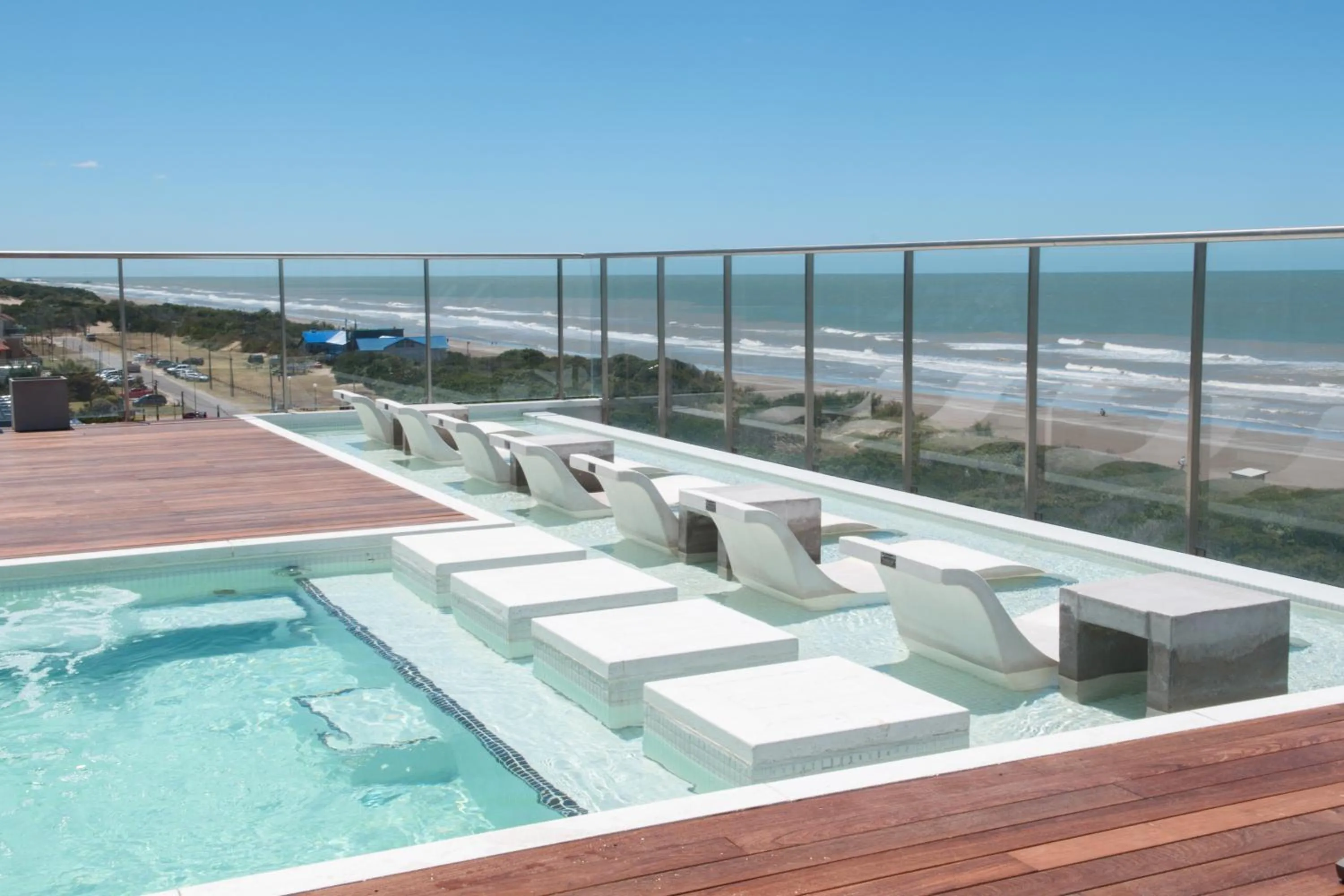 Hot Tub in Almarena Apart & Hotel Boutique