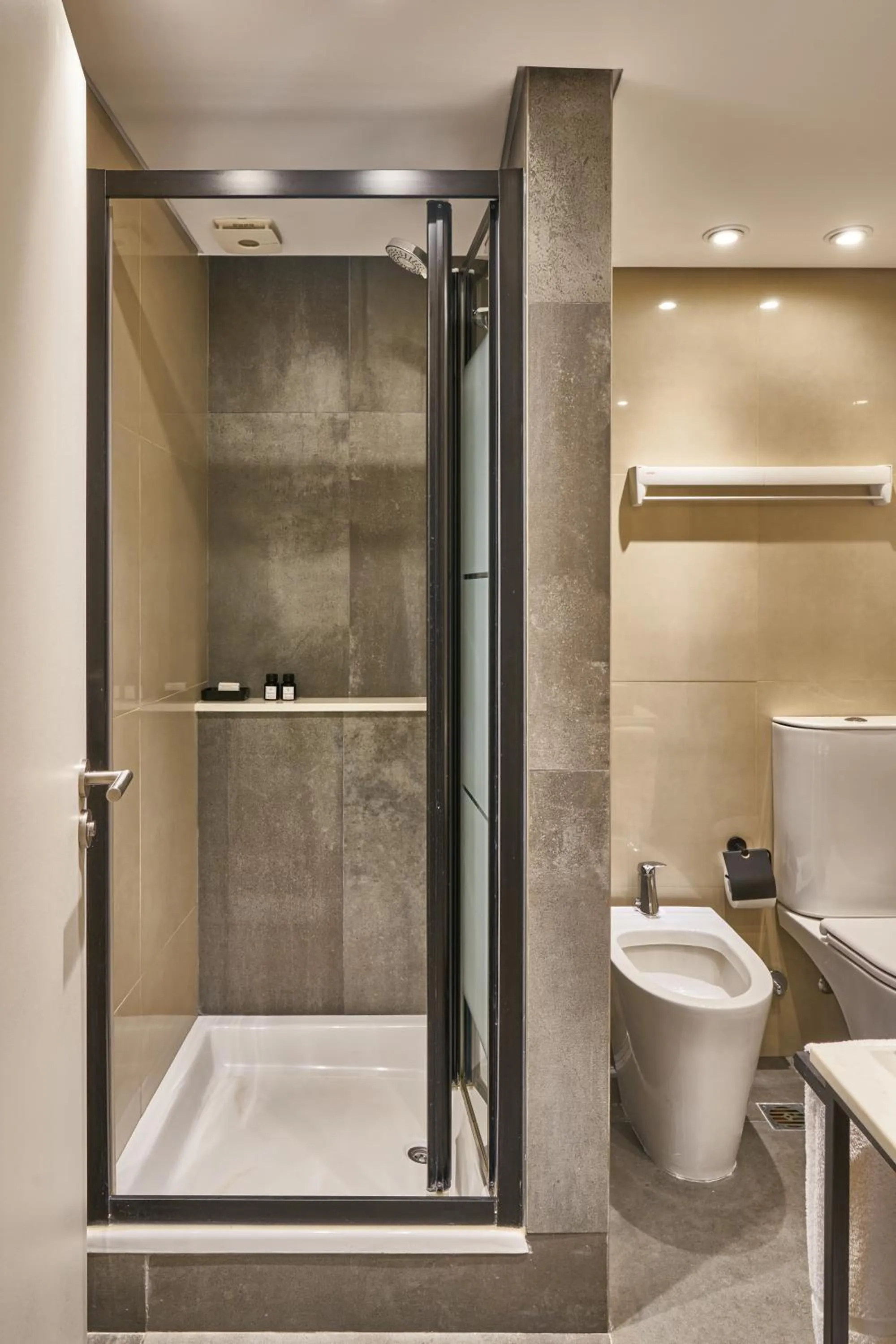 Shower in Almarena Apart & Hotel Boutique