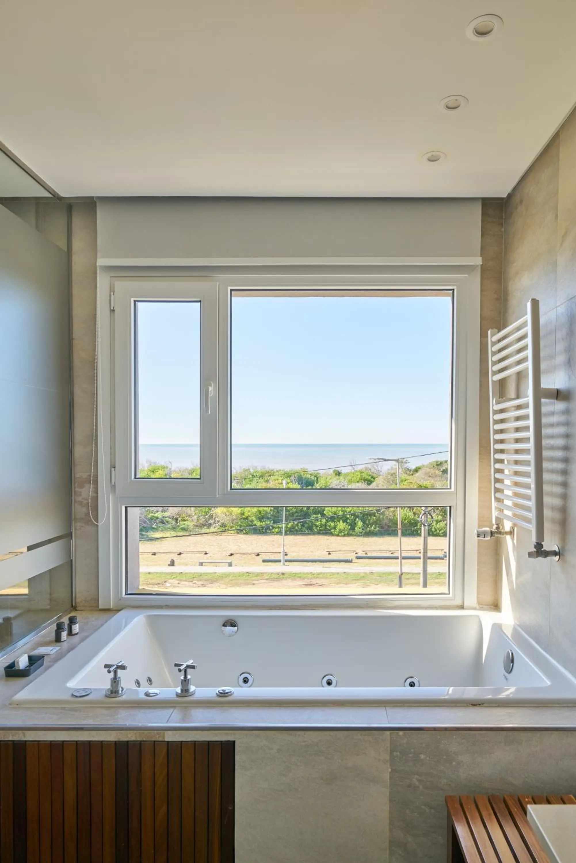 Hot Tub in Almarena Apart & Hotel Boutique