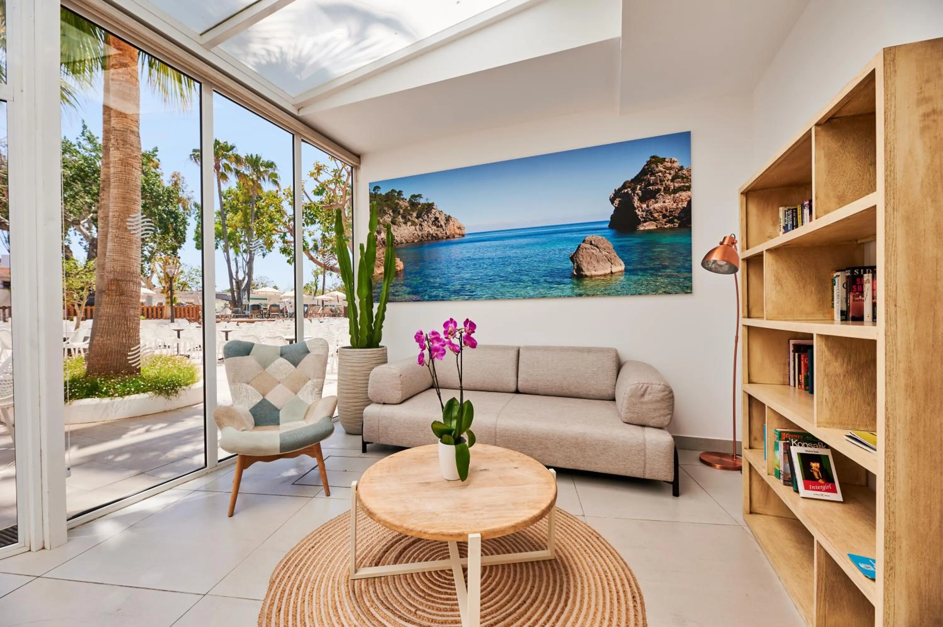 Library in Alua Boccaccio