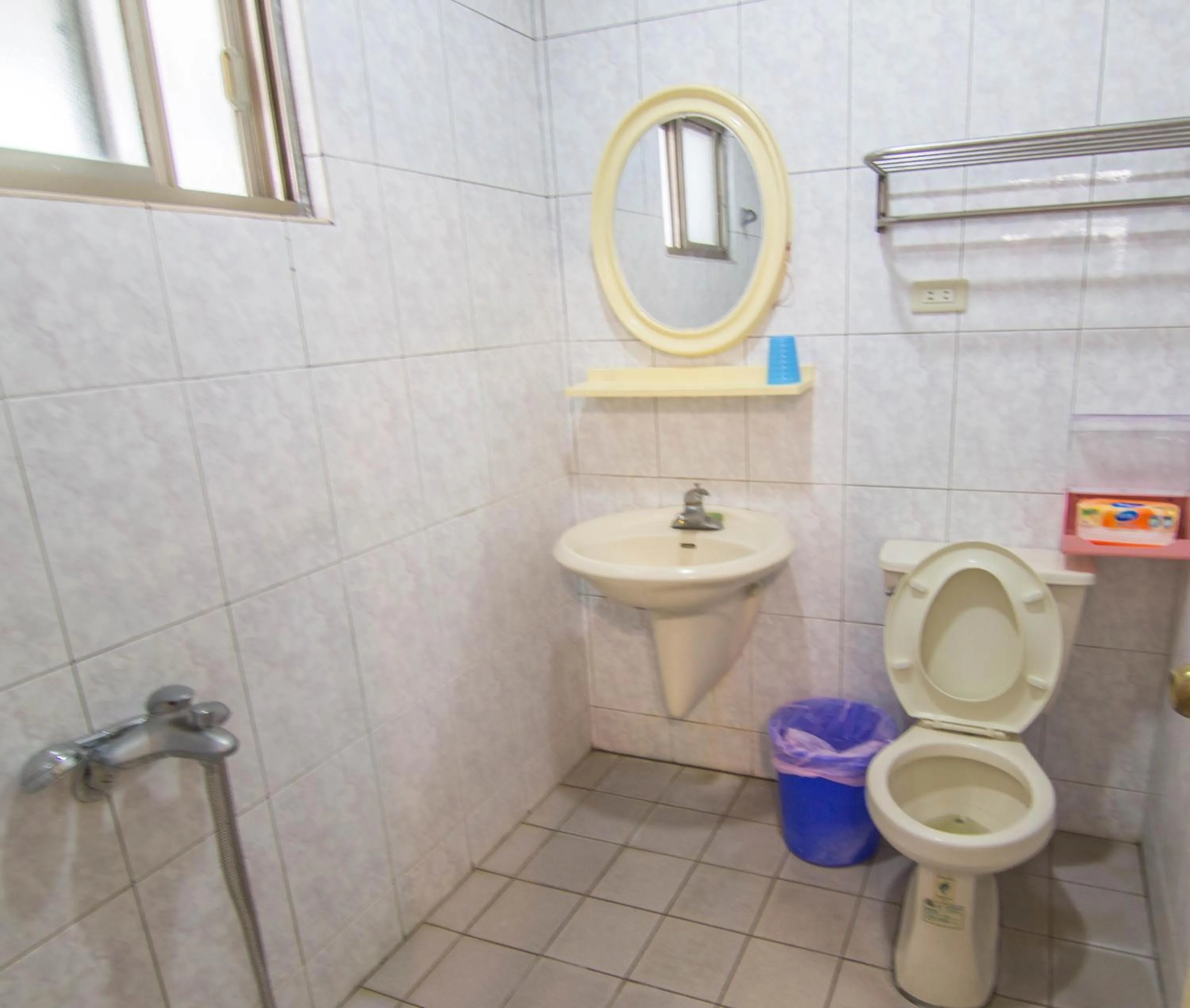 Bathroom in Green Island Ocean Rhythem dive B&B 綠島海韻民宿
