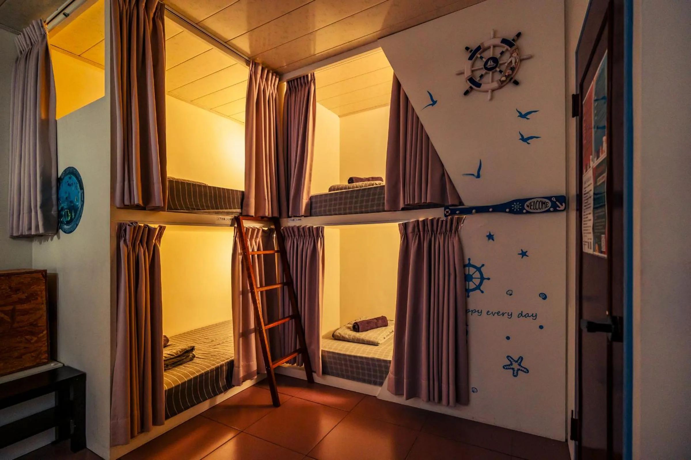 Bed in Green Island Ocean Rhythem dive B&B 綠島海韻民宿