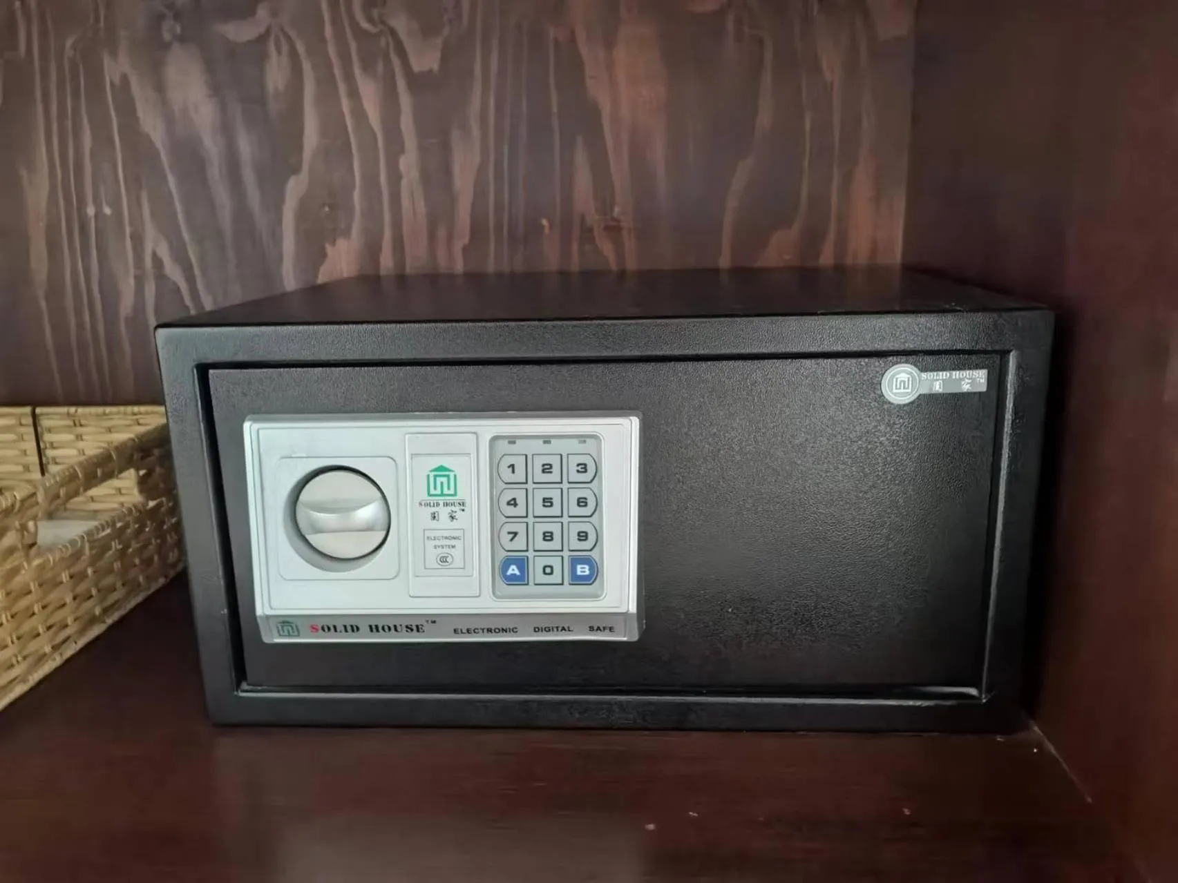 safe in Dali Yanyuan Mountain Retreat