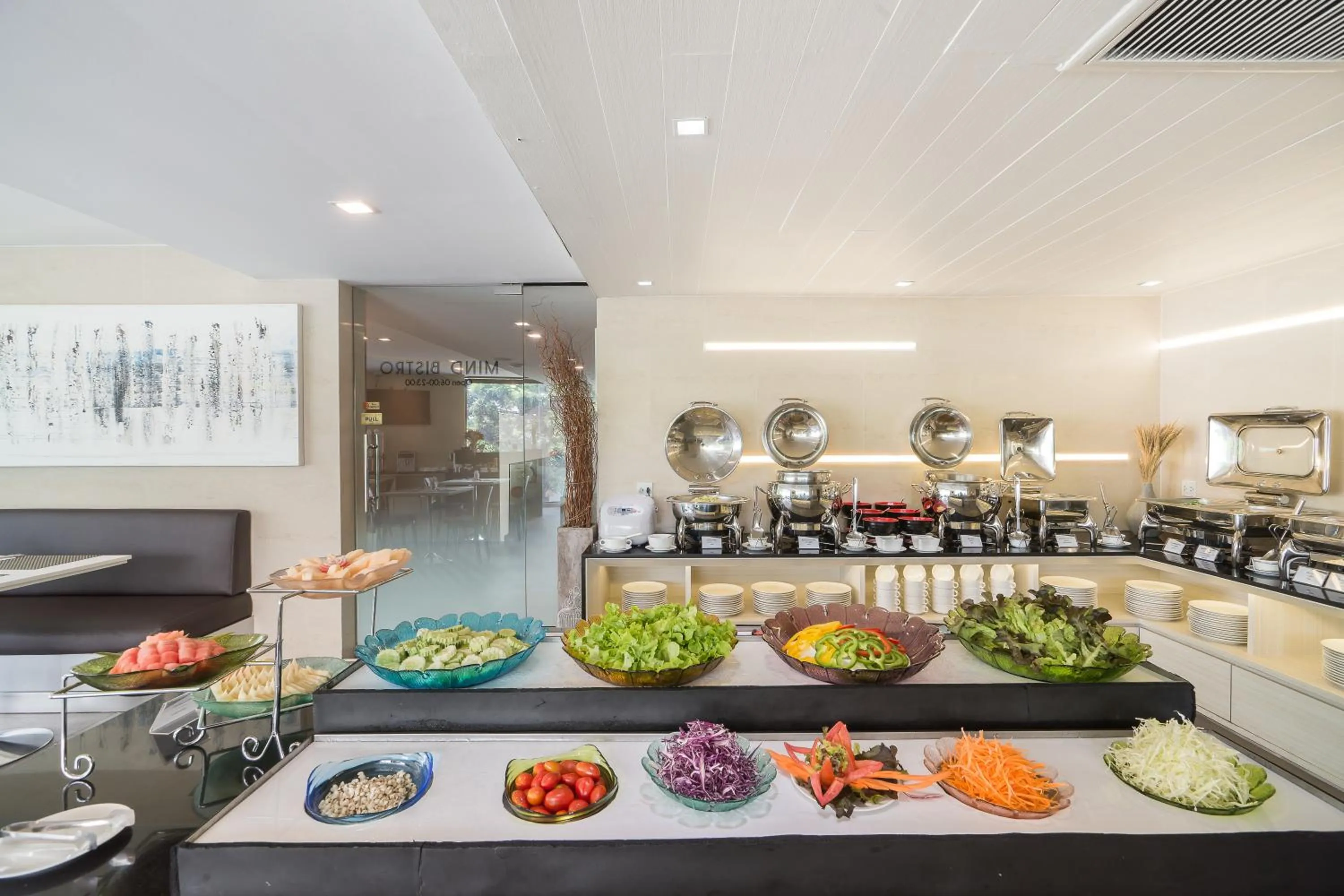 Restaurant/places to eat in Aster Hotel and Residence by At Mind