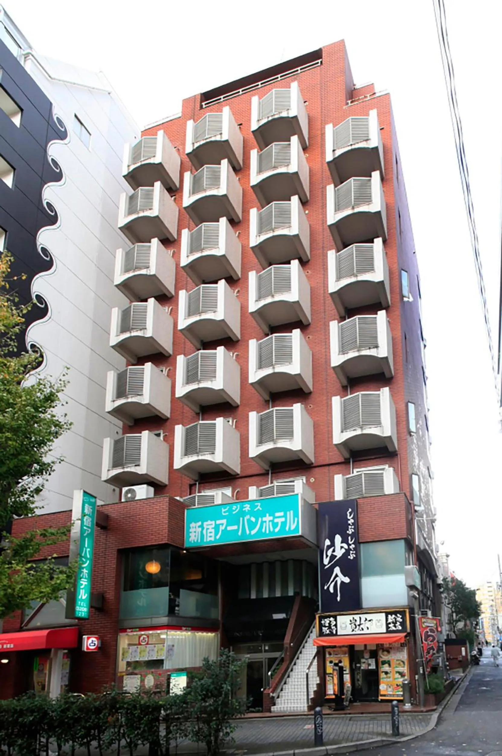 Facade/entrance in Shinjuku Urban Hotel