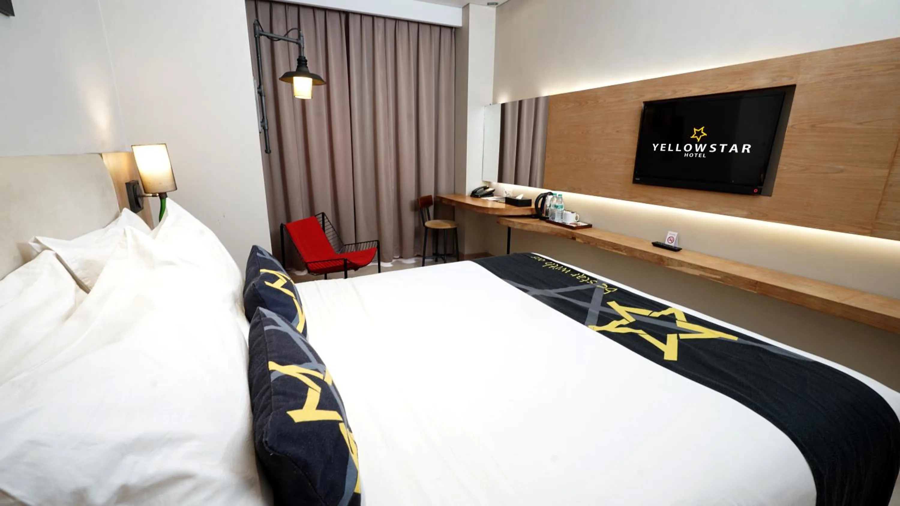 Bedroom, Bed in Yellow Star Gejayan Hotel