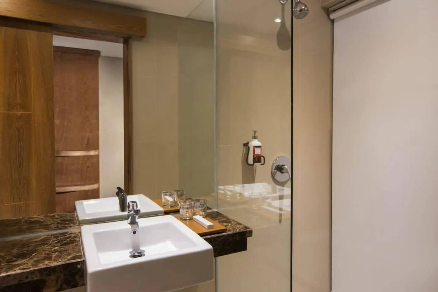 Shower in Yellow Star Gejayan Hotel