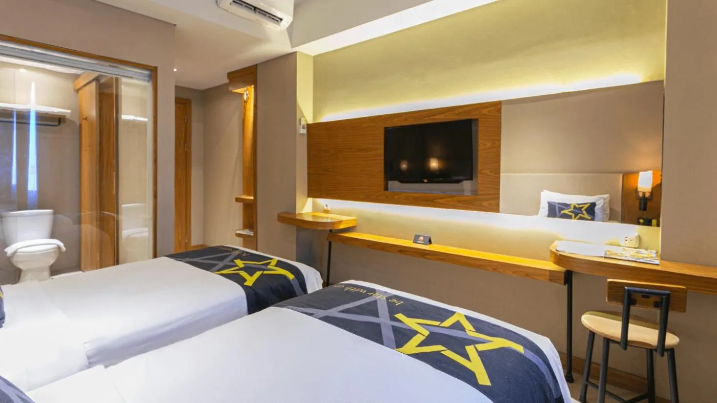 Bedroom, Bed in Yellow Star Gejayan Hotel