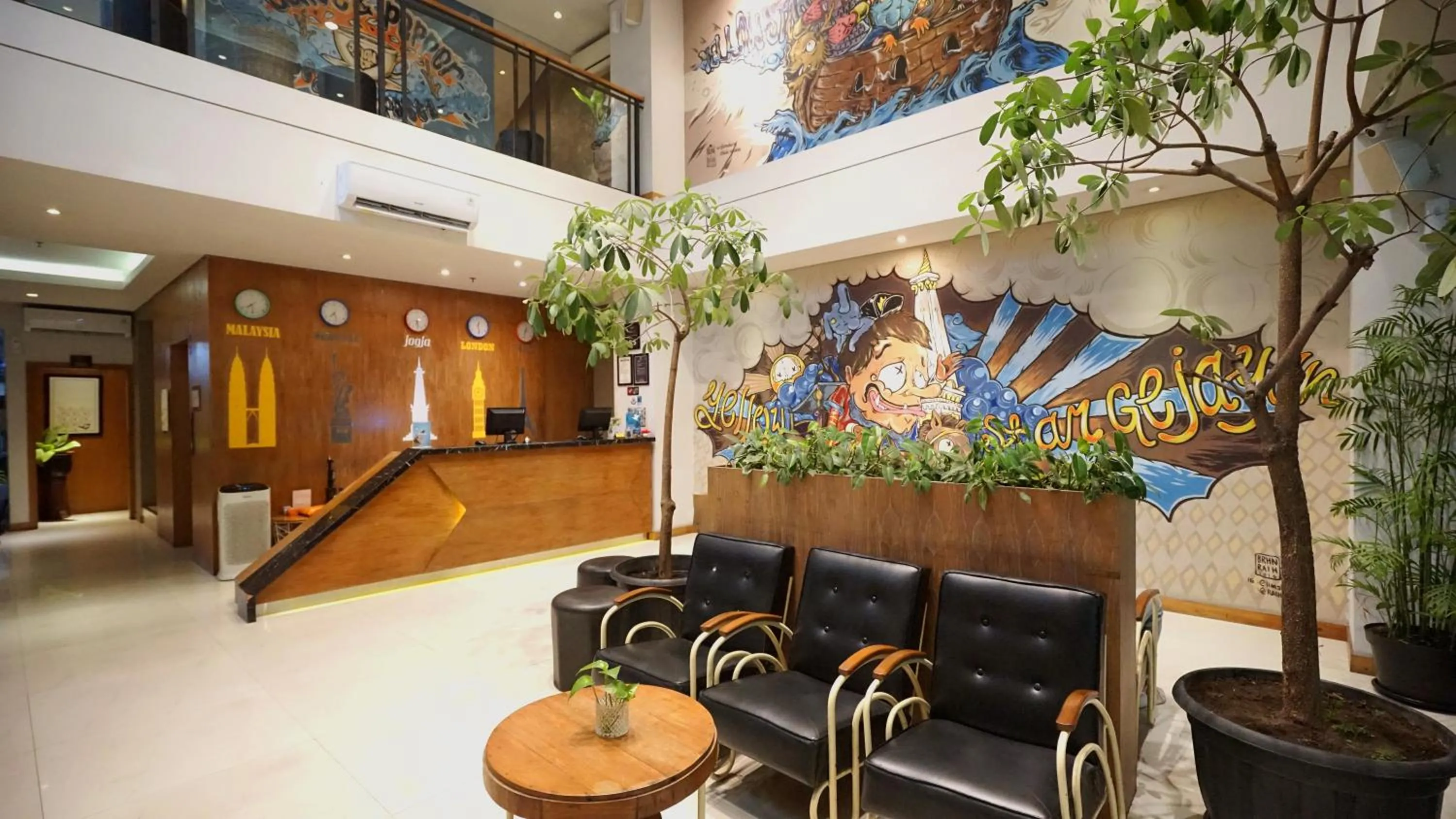 Lobby or reception in Yellow Star Gejayan Hotel