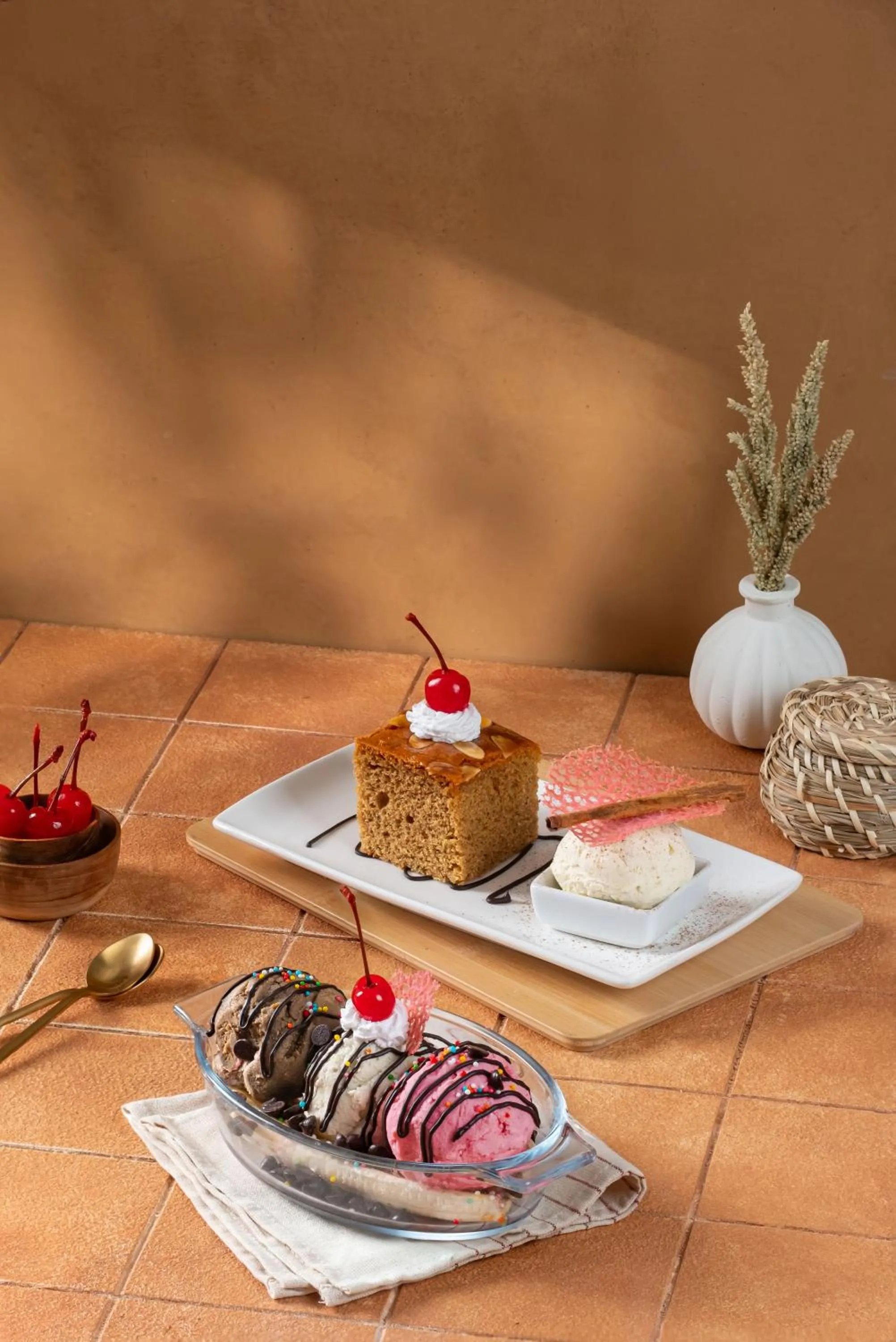 Restaurant/places to eat in Premier Place Surabaya Airport