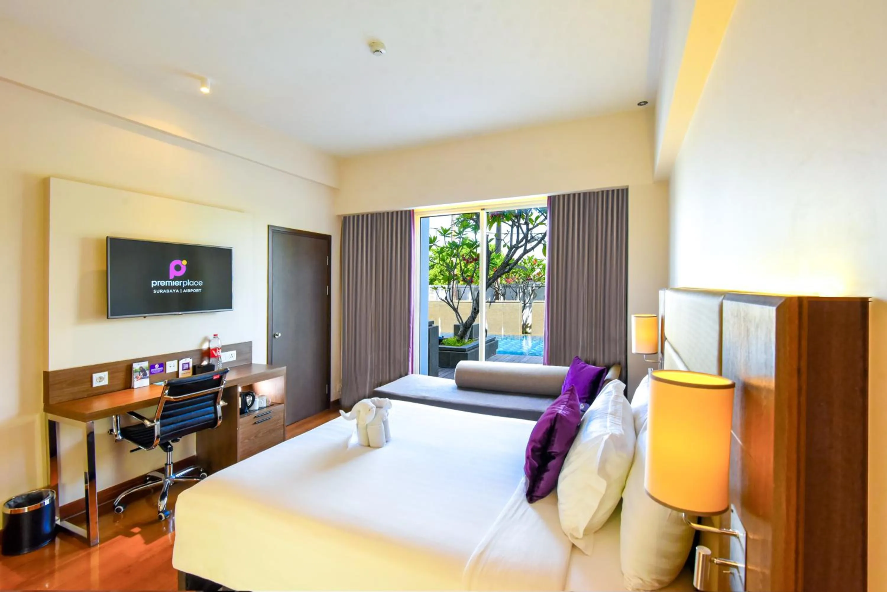 Bed in Premier Place Surabaya Airport