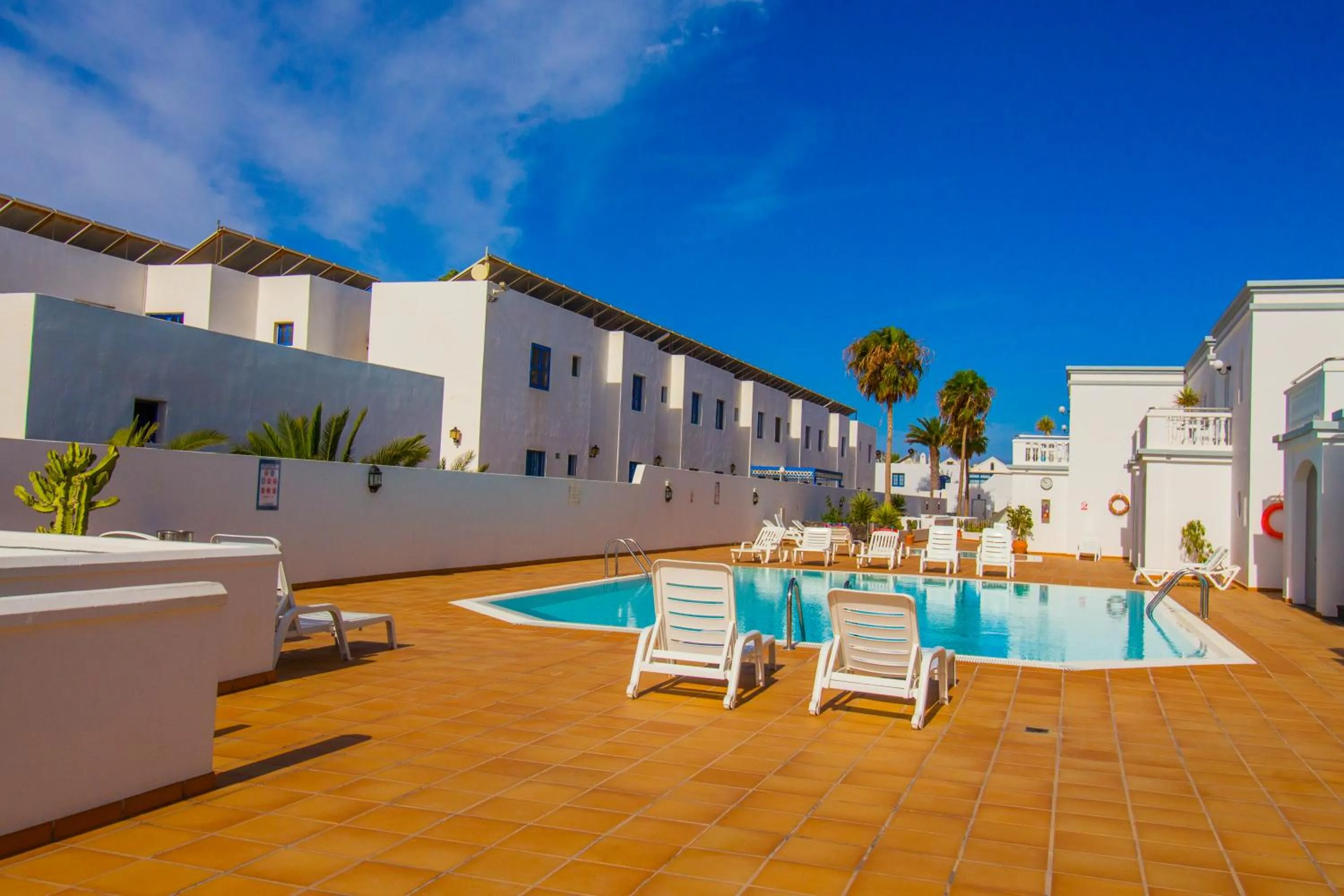 Pool view in Apartamentos Corona Mar