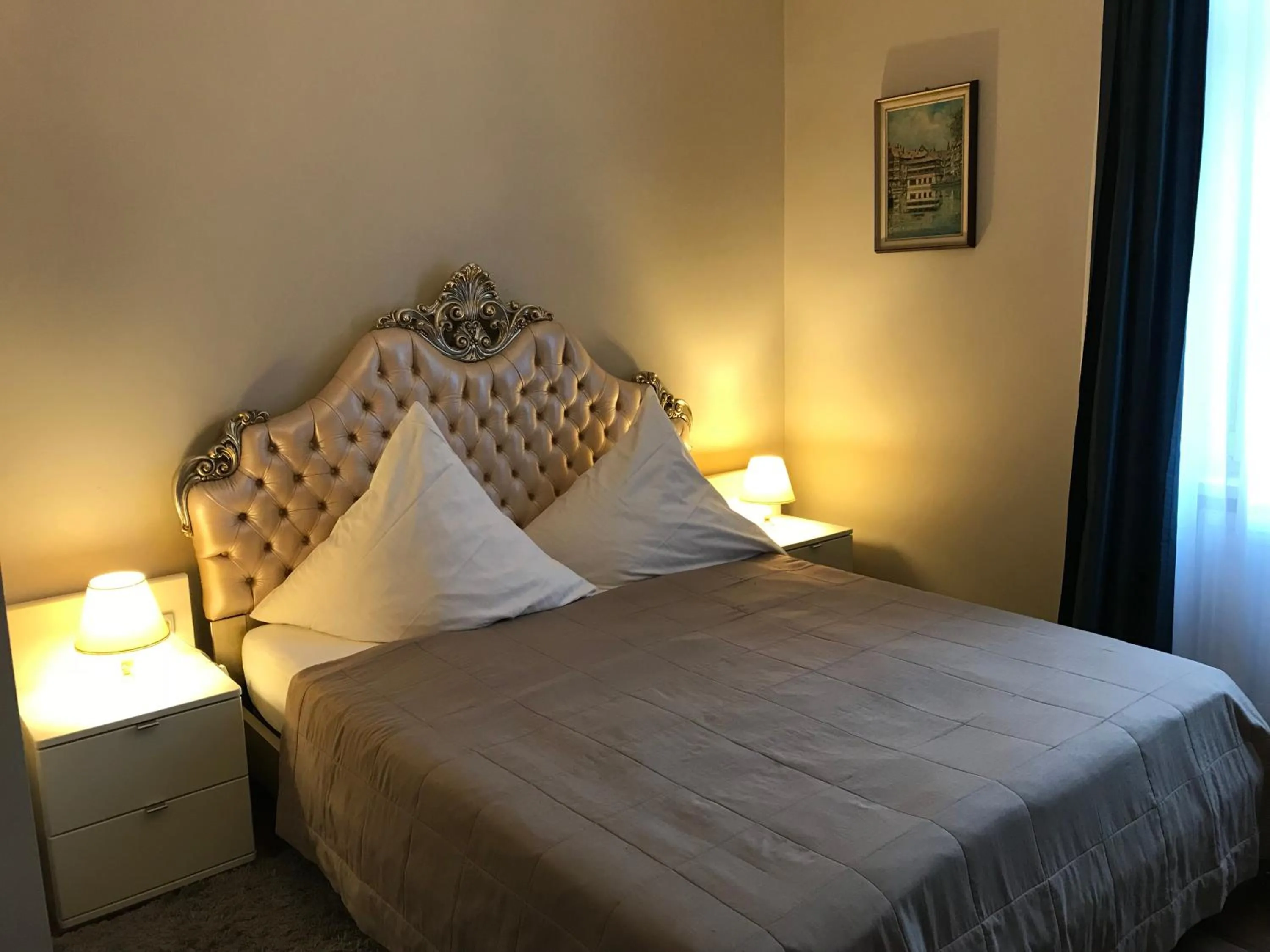 Bedroom, Bed in Vip Apartment an den Thermen