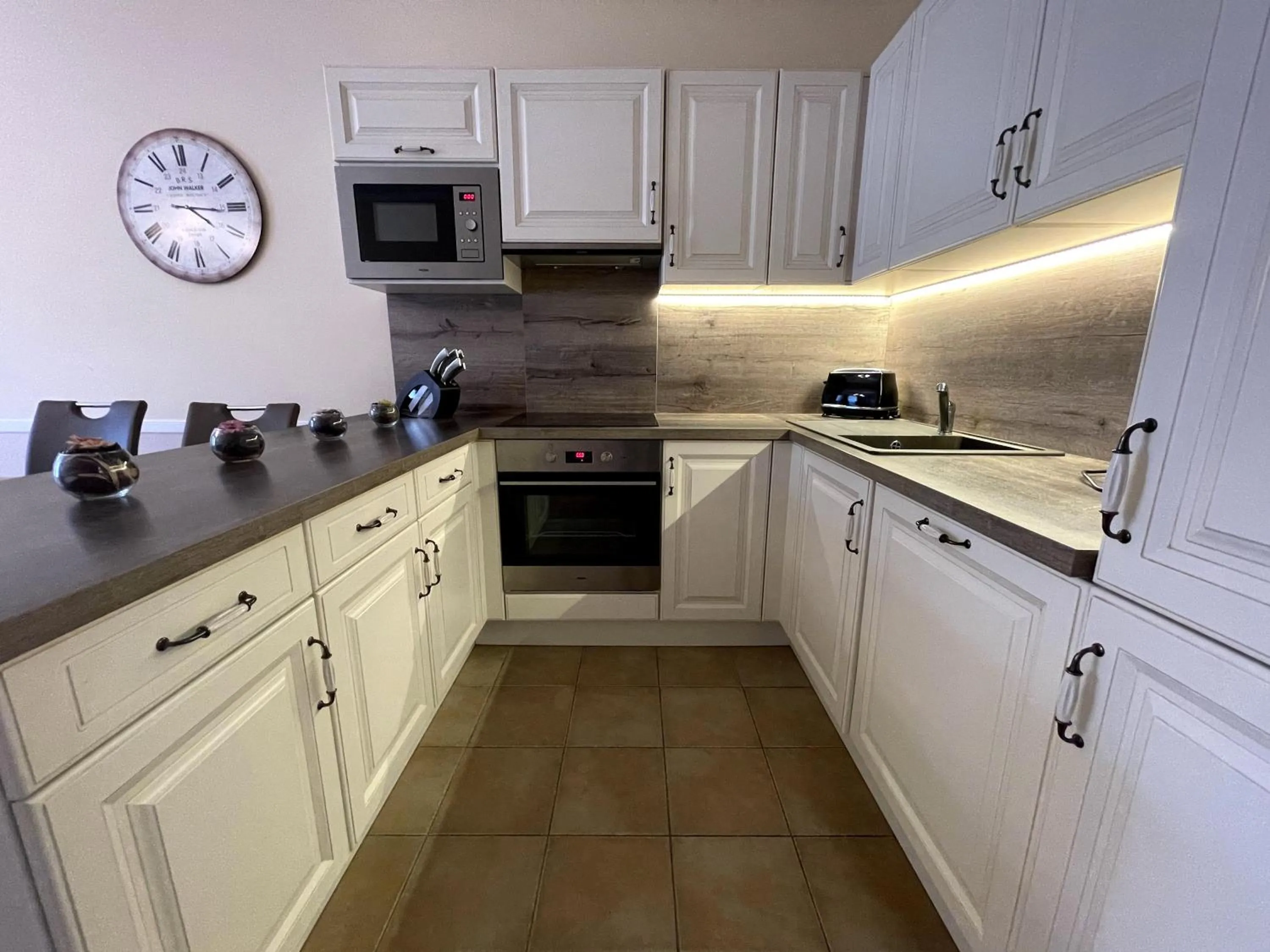 Coffee/tea facilities in Apartment 122 Čertovka