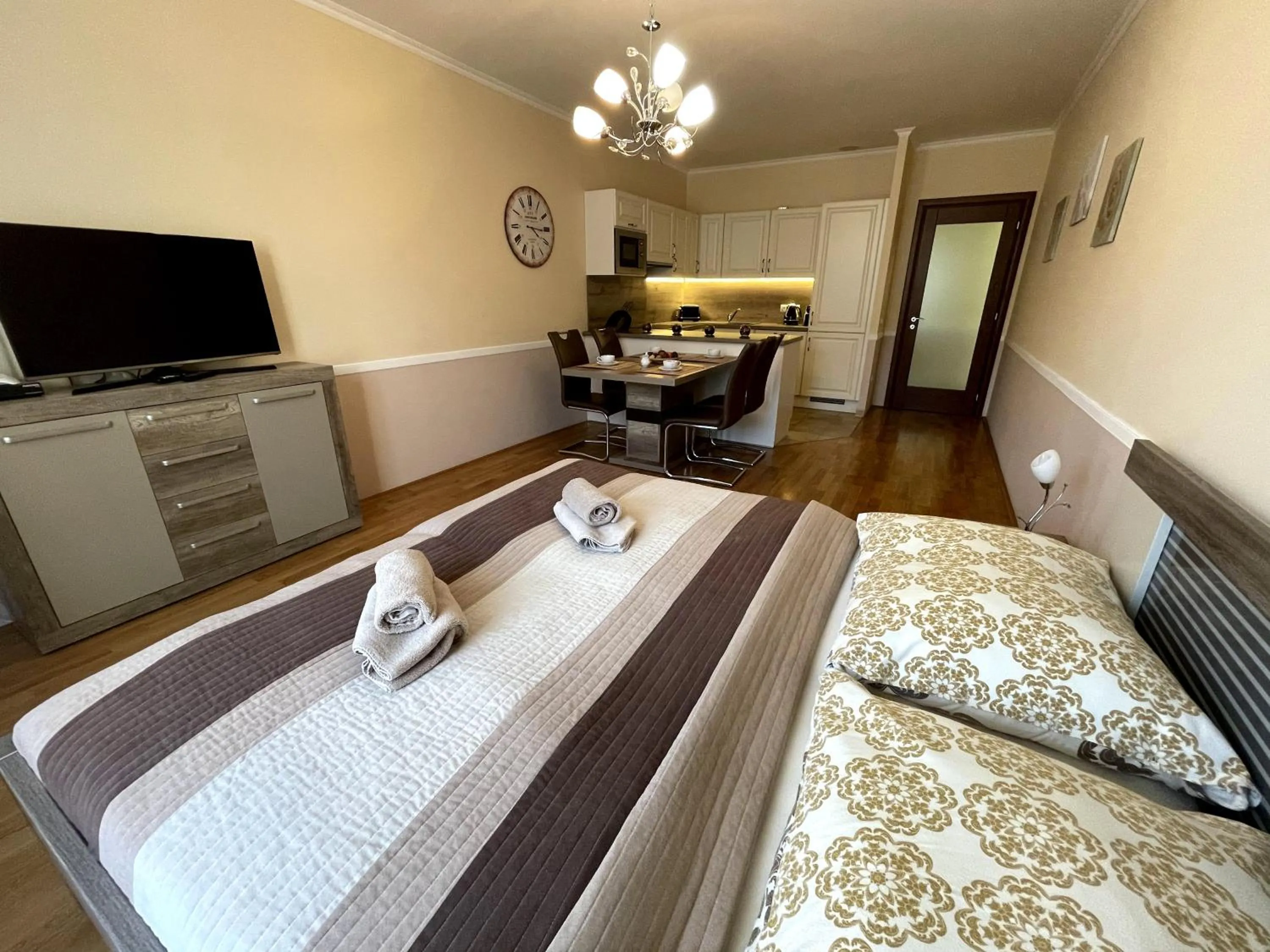 TV and multimedia, Bed in Apartment 122 Čertovka