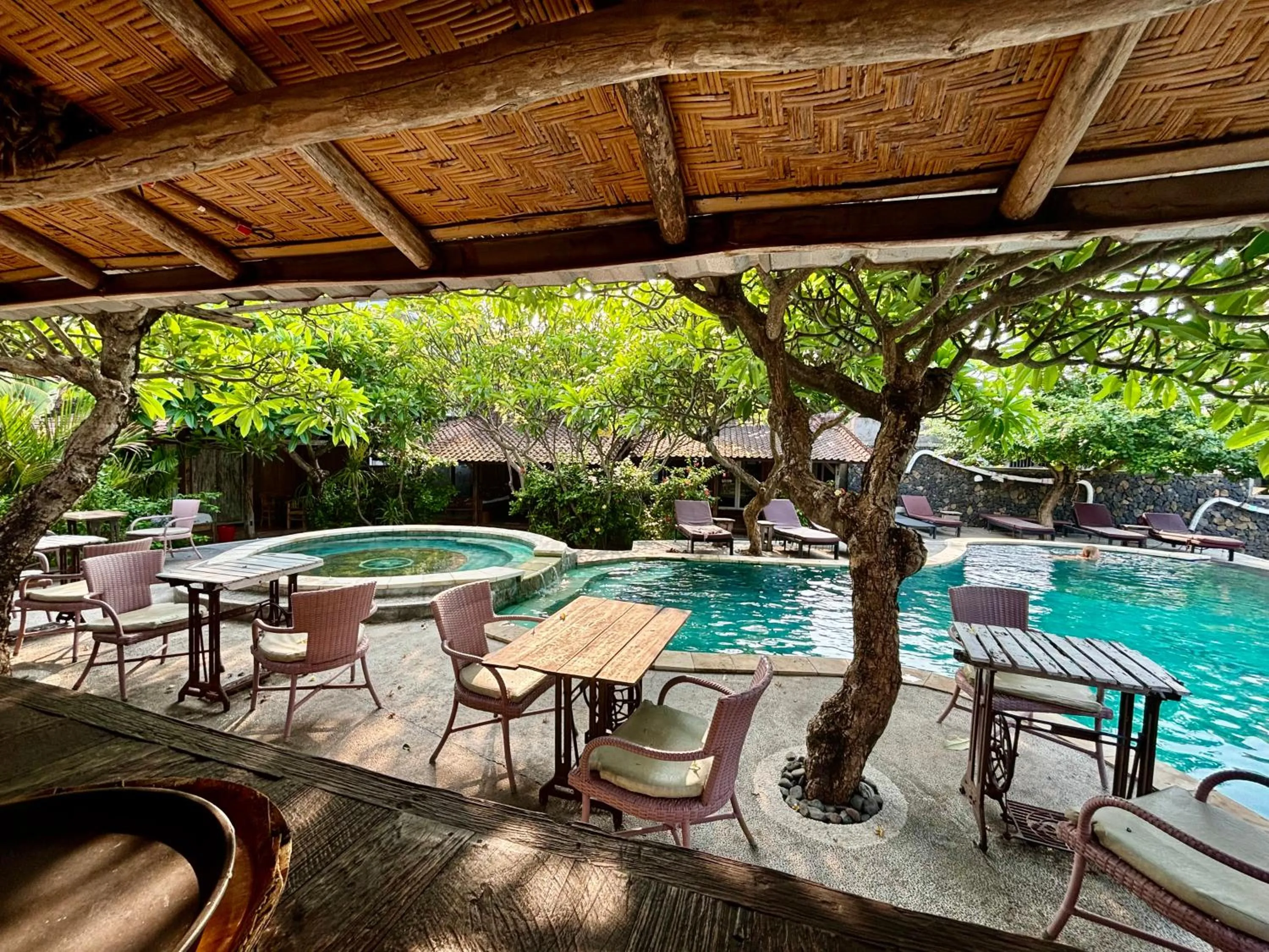 Restaurant/places to eat in Classic Beach Villas