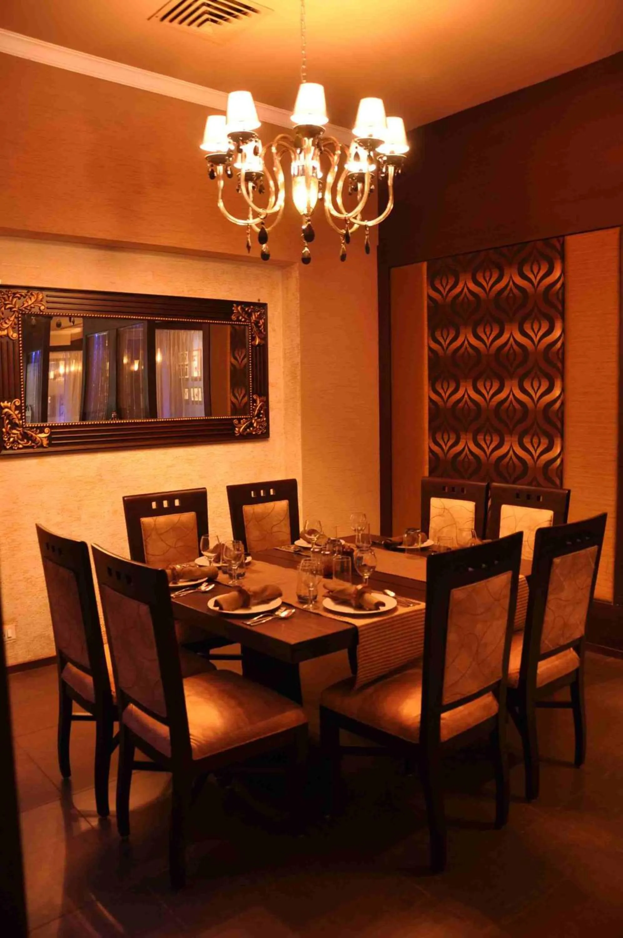 Restaurant/places to eat in Regent Park Hotel